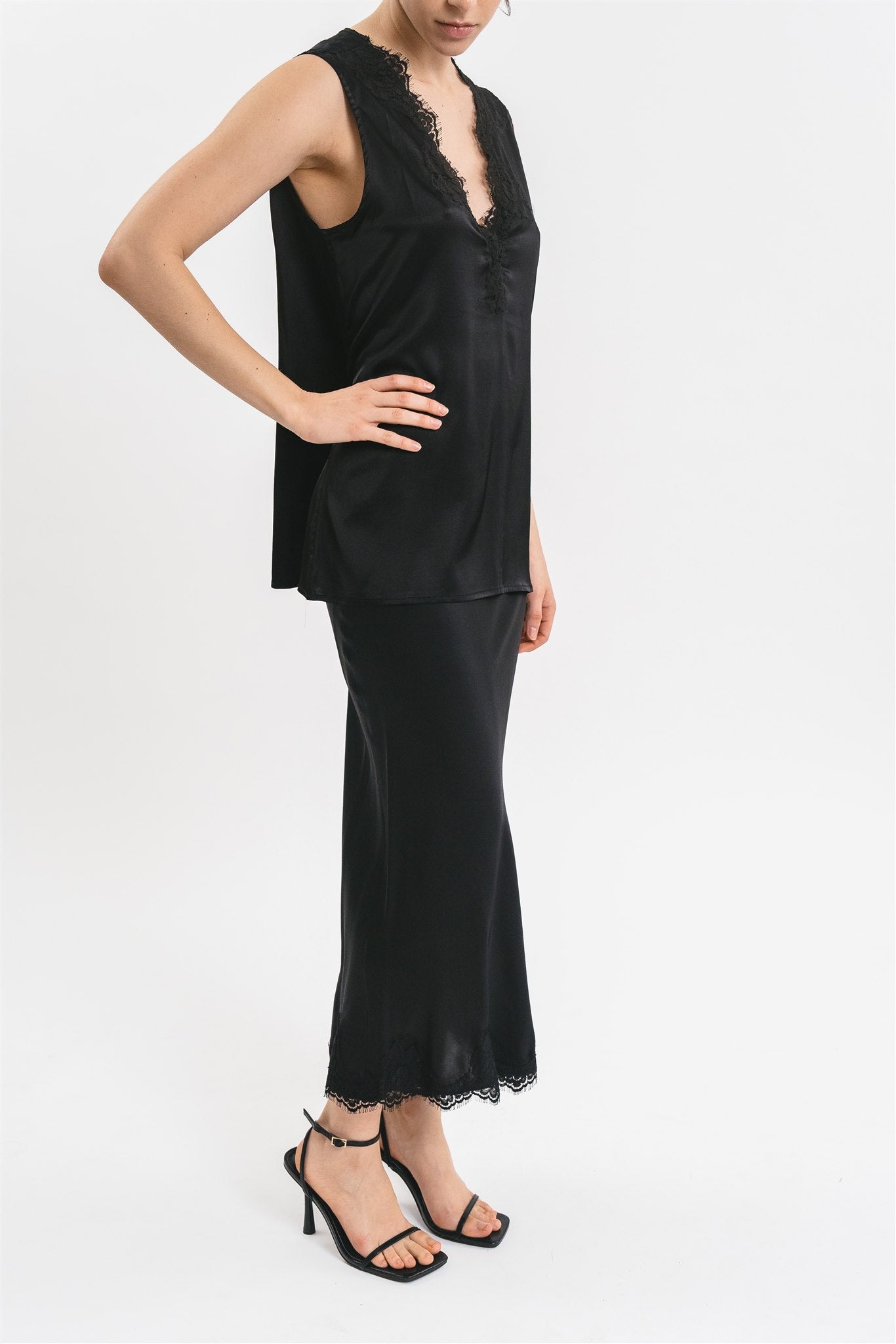 TOP MARIA VISCOSE WITH LACE