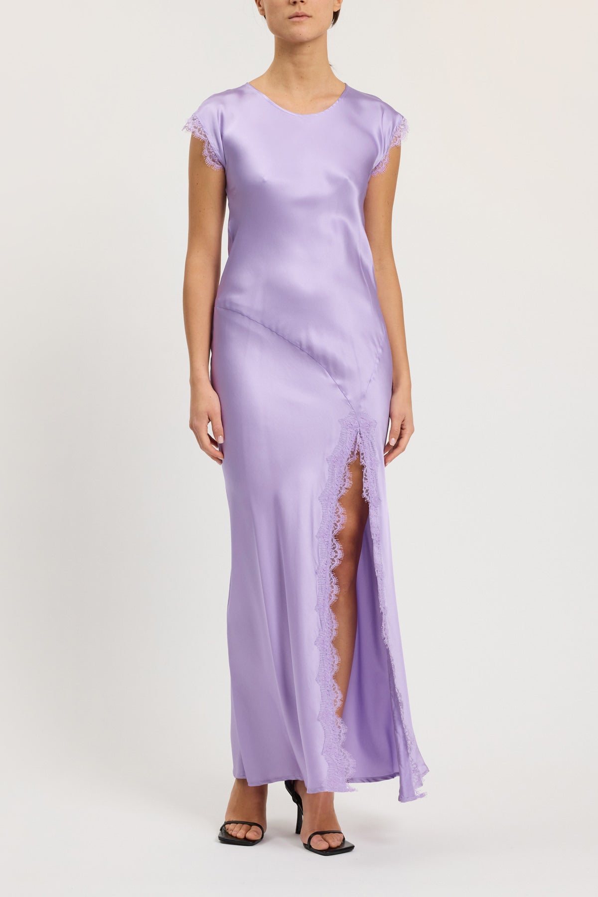 ABITO CON SPACCO E PIZZO
