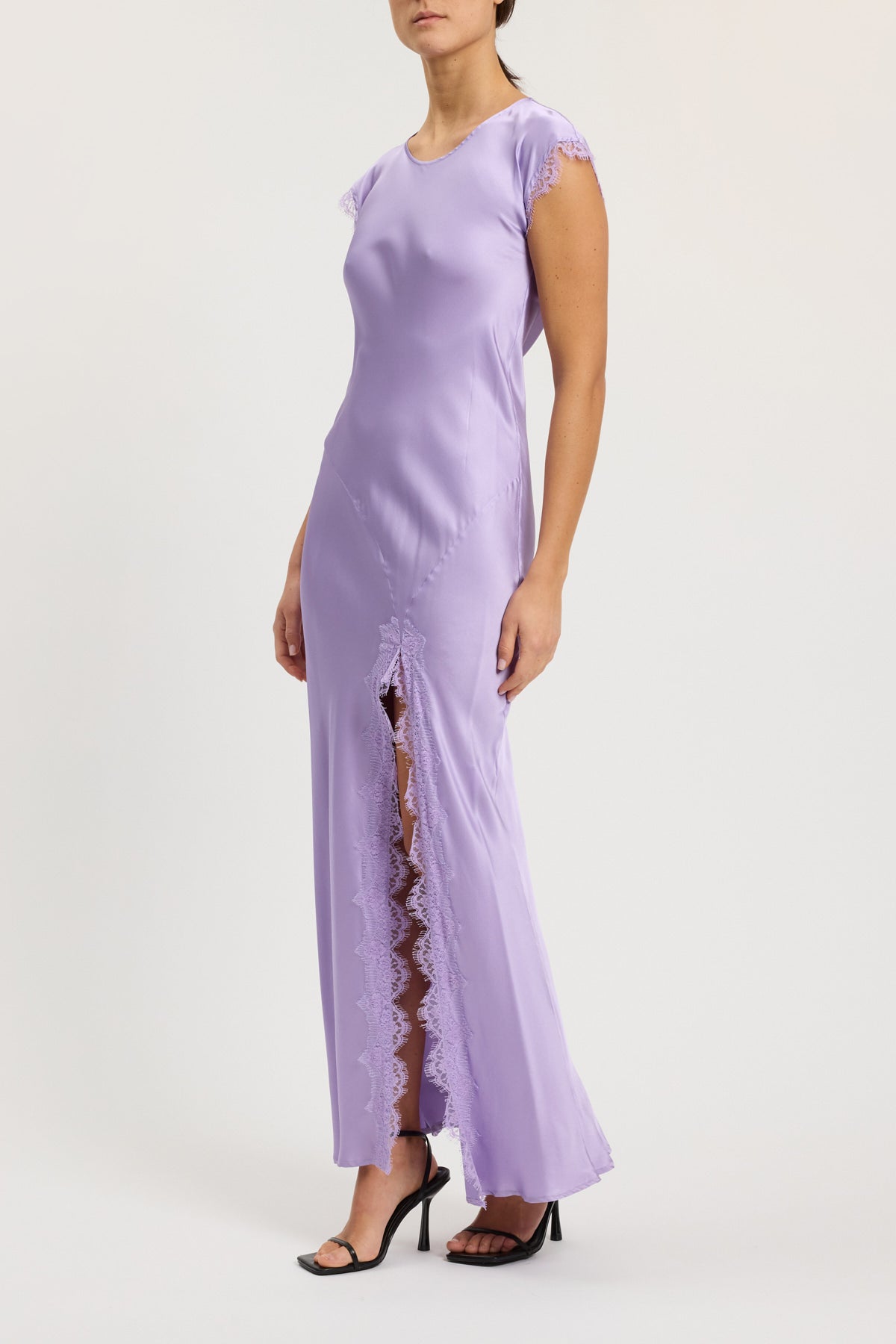 ABITO CON SPACCO E PIZZO