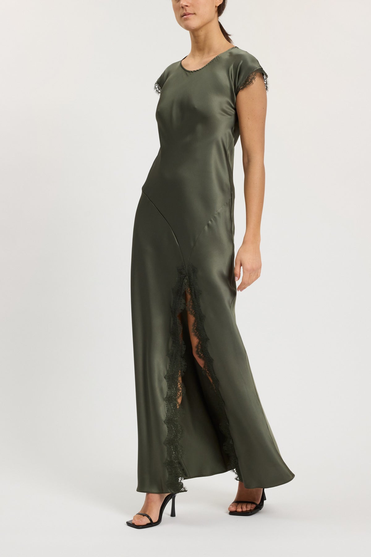 ABITO CON SPACCO E PIZZO