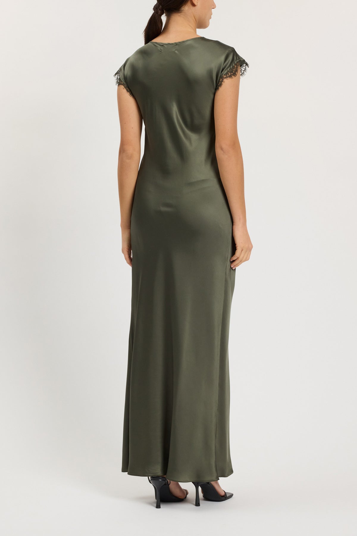 ABITO CON SPACCO E PIZZO