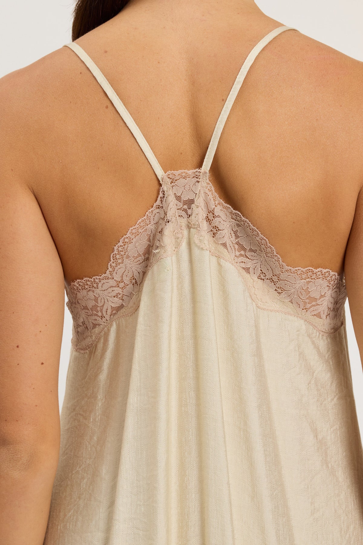 SLIP DRESS LUNGO CON PIZZO IN CONTRASTO