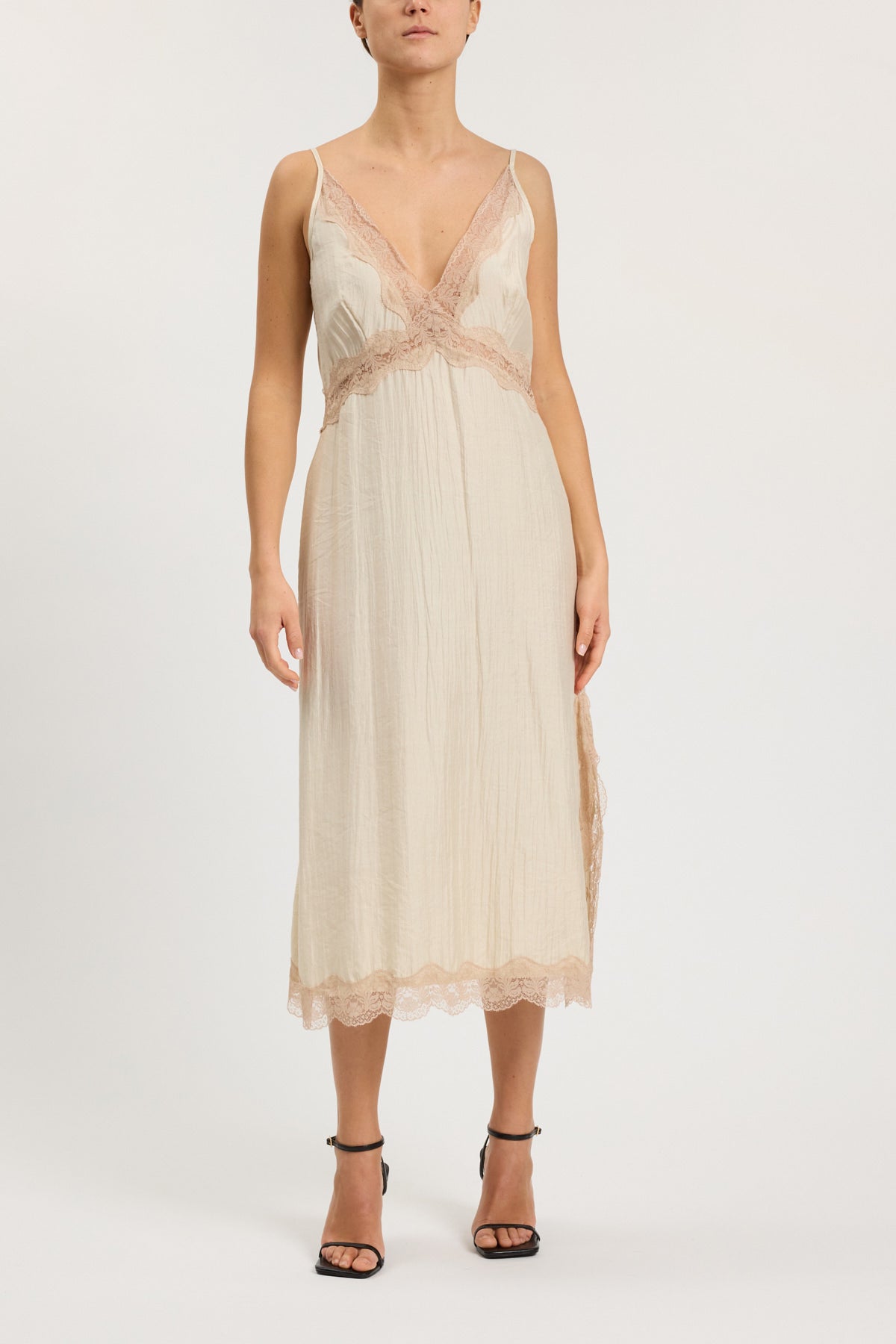 SLIP DRESS CON SPACCO E PIZZO IN CONTRASTO