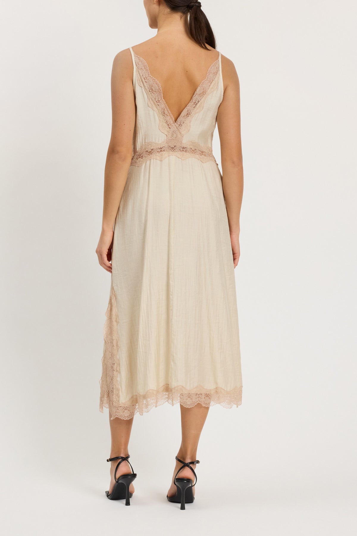 SLIP DRESS CON SPACCO E PIZZO IN CONTRASTO