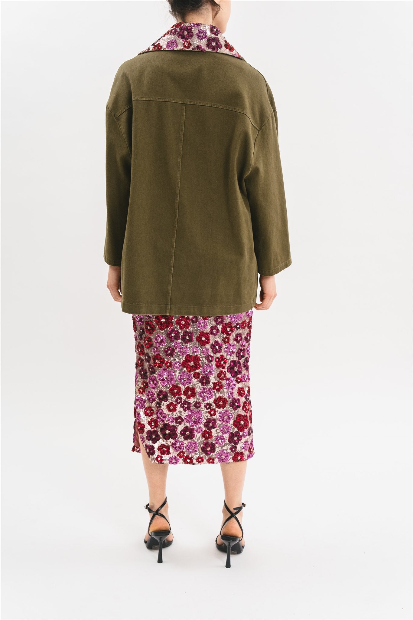 GIACCA CON COLLO IN PAILLETTES FLOREALE