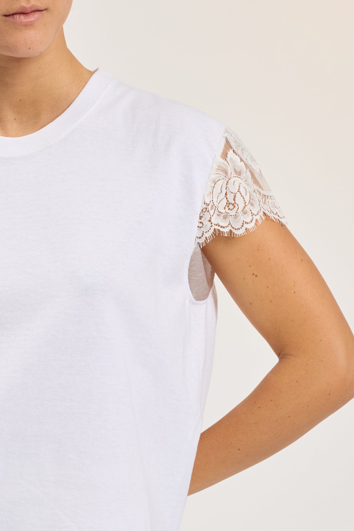 T-SHIRT WITH MATCHING LACE