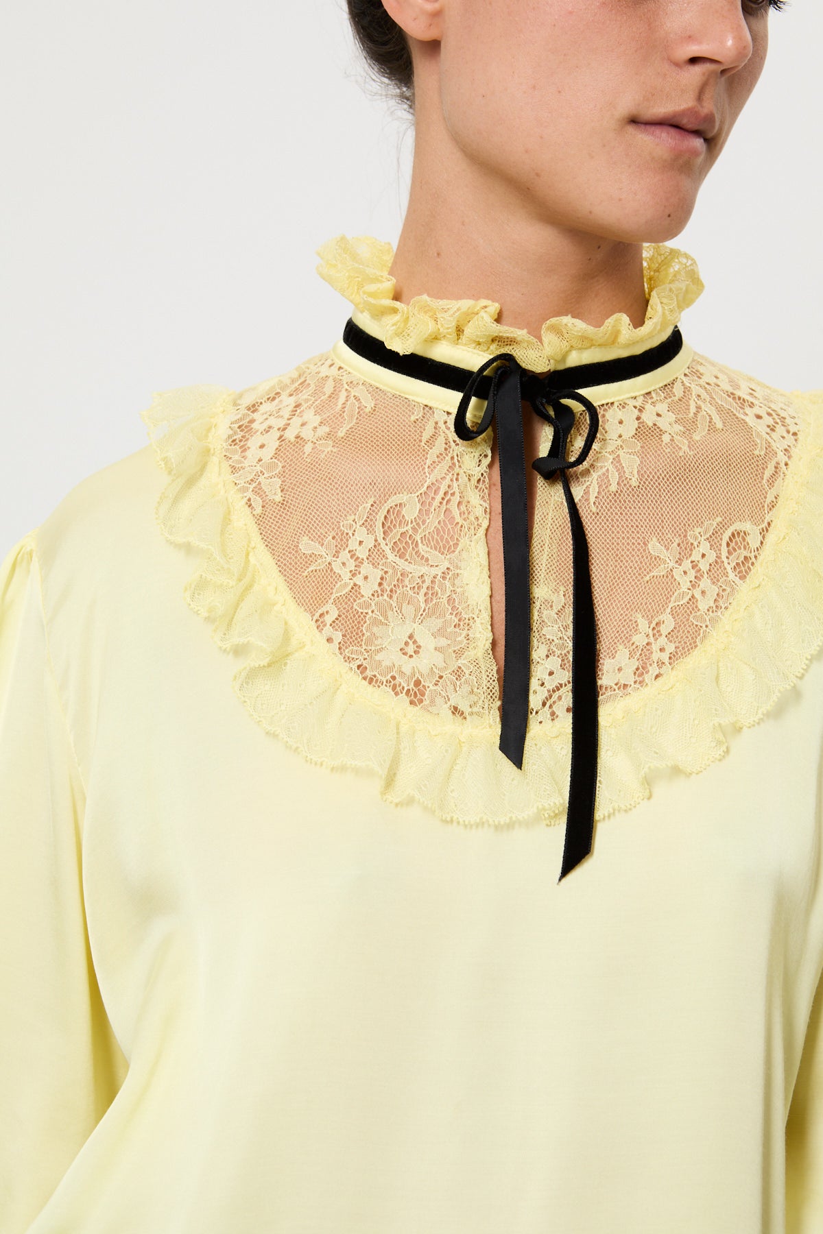 SATIN SHIRT WITH LACE