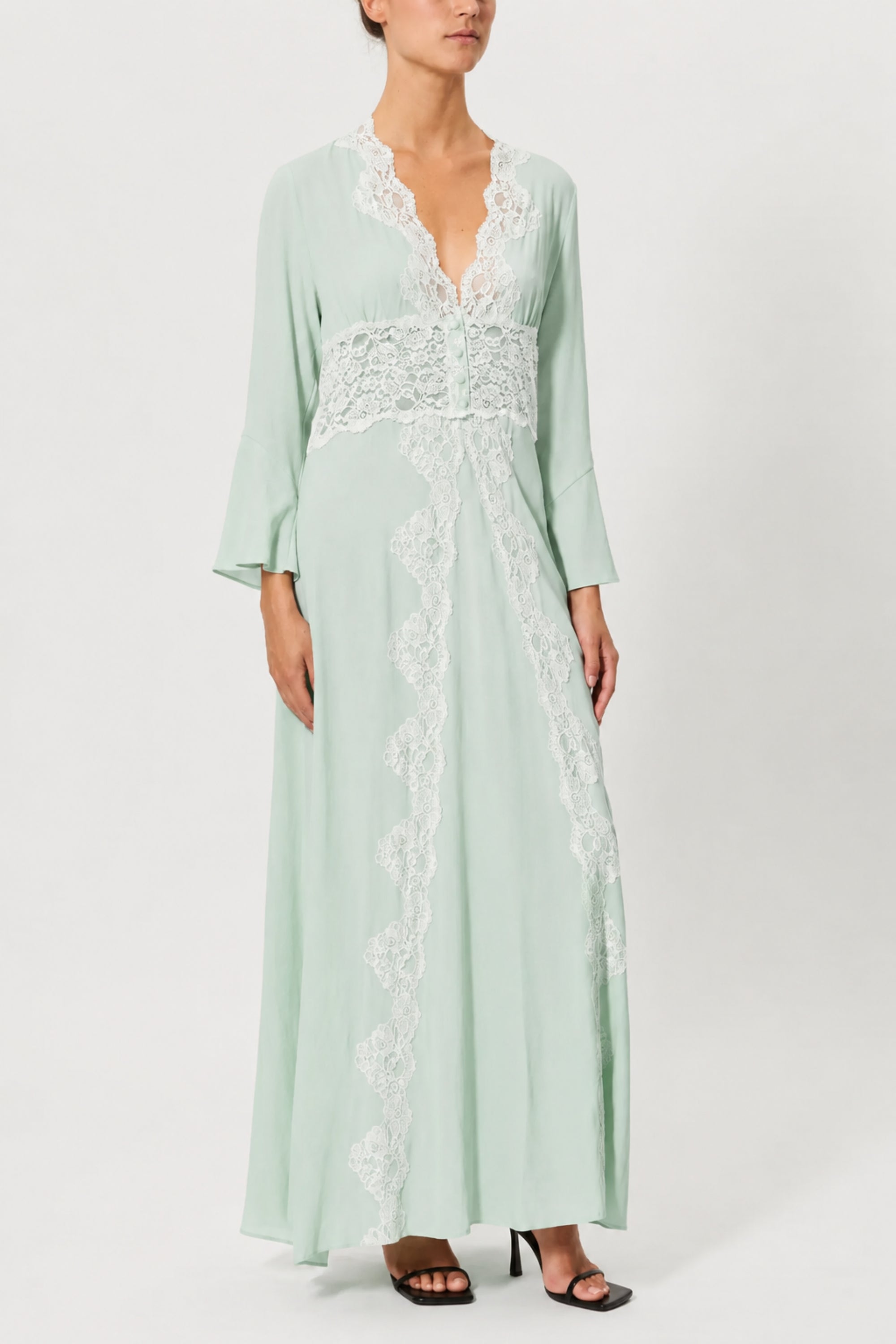 DRESS WITH LACE DETAILS