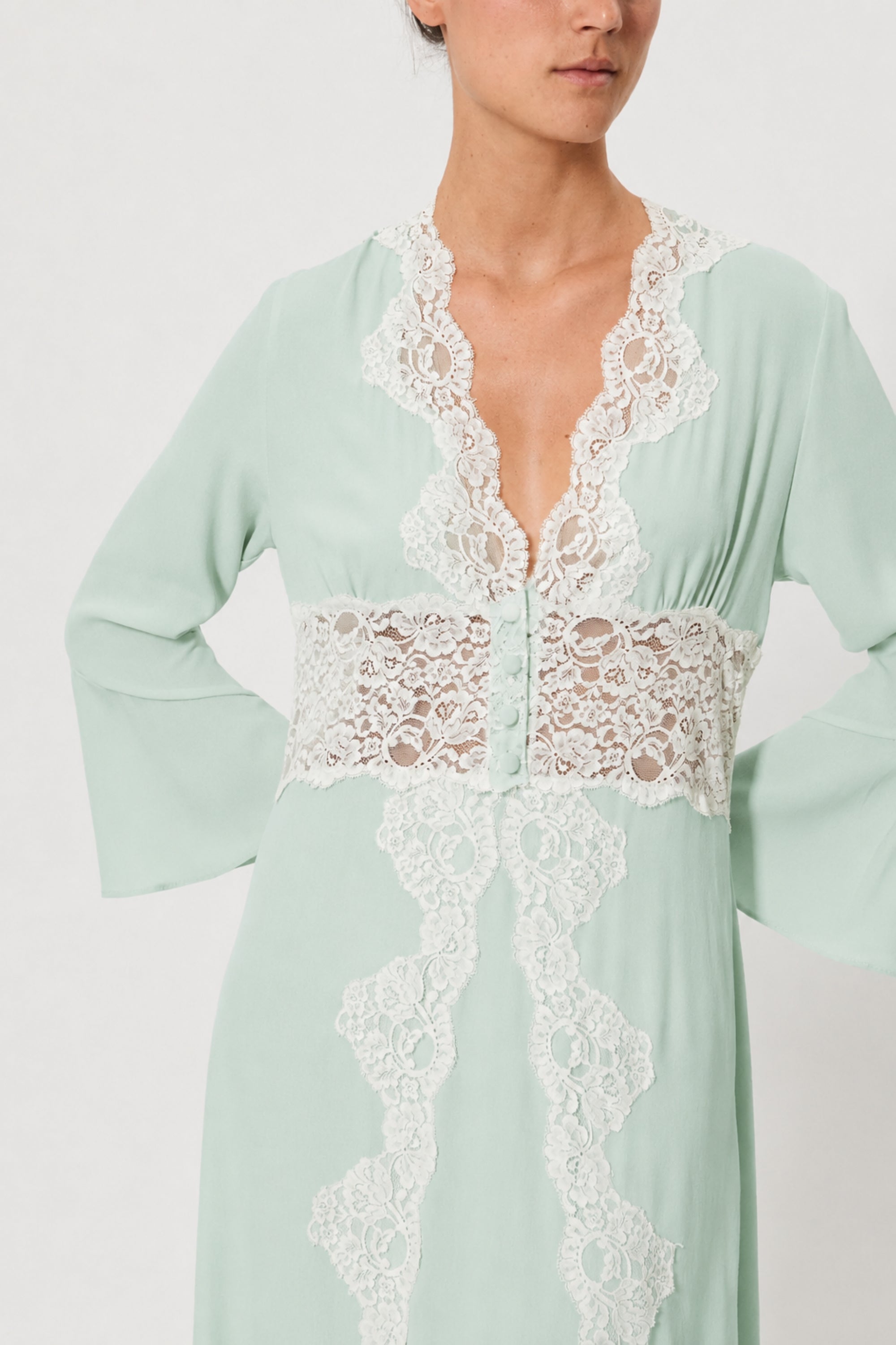 DRESS WITH LACE DETAILS