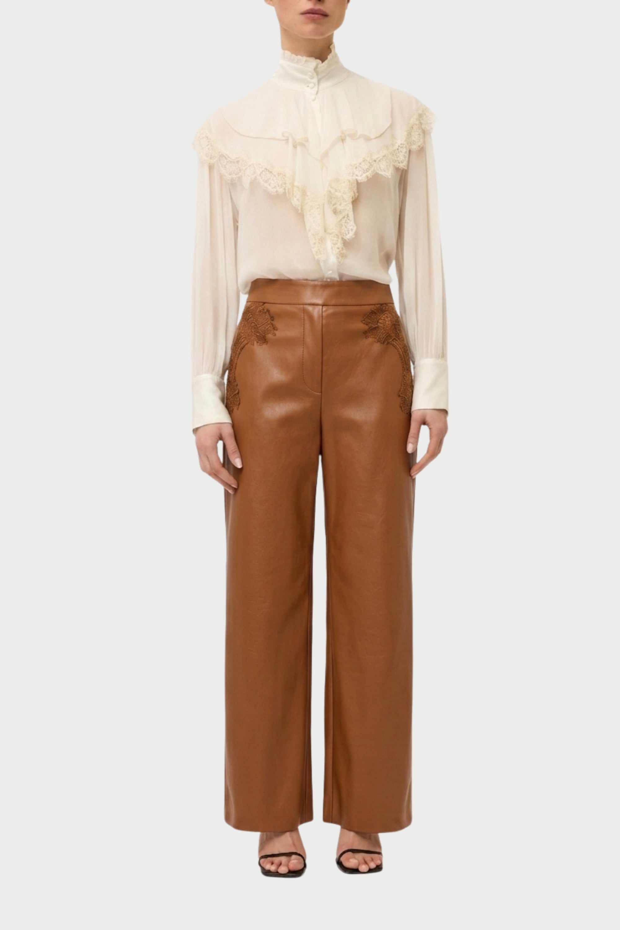 PANTALONE IN ECOPELLE CON PIZZO