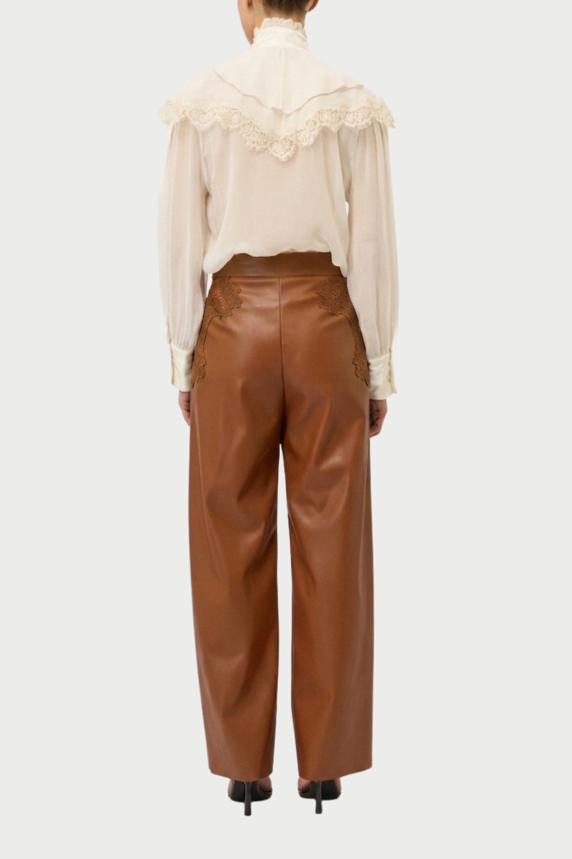 PANTALONE IN ECOPELLE CON PIZZO