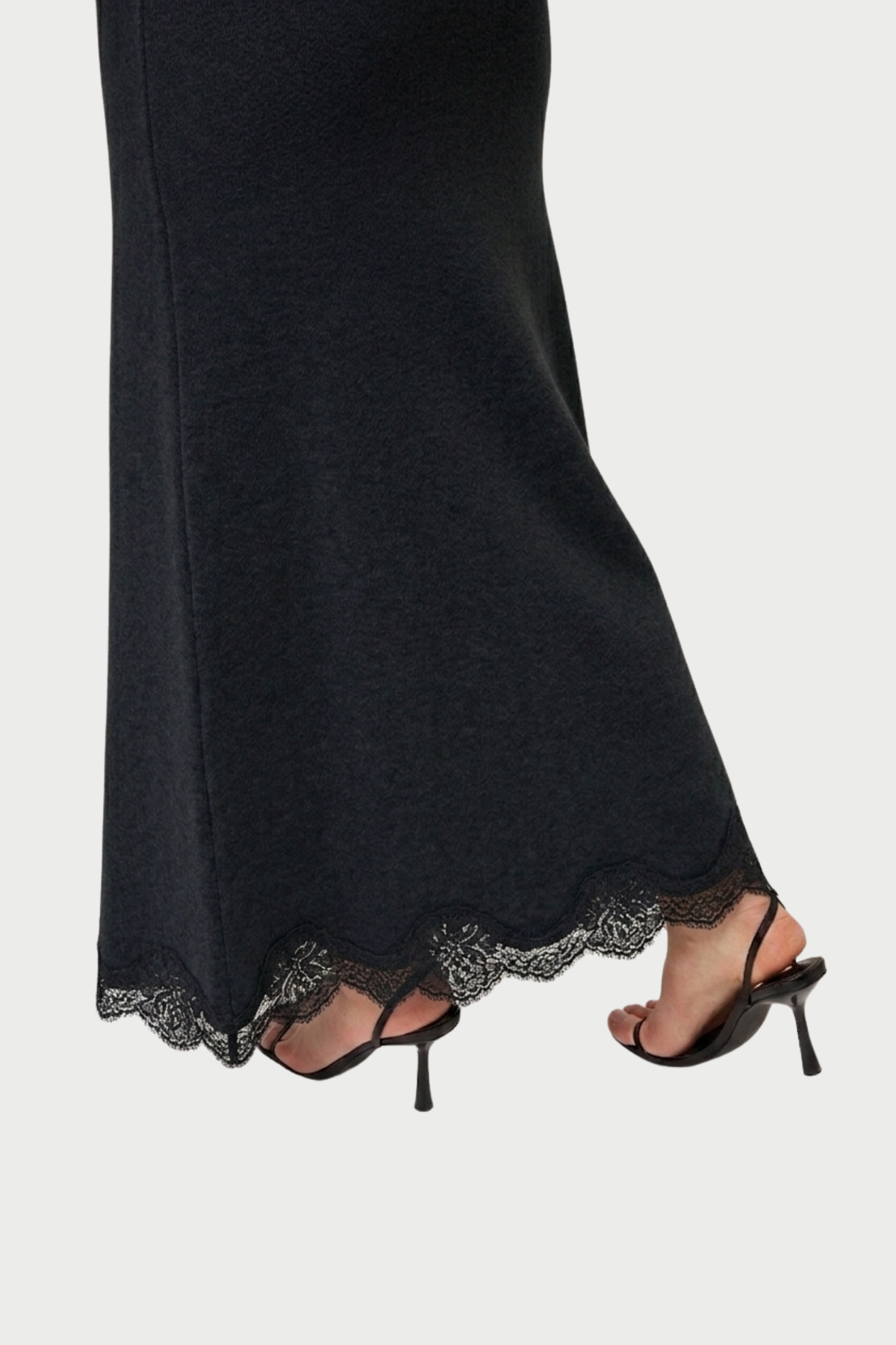 FLARED SKIRT WITH LACE