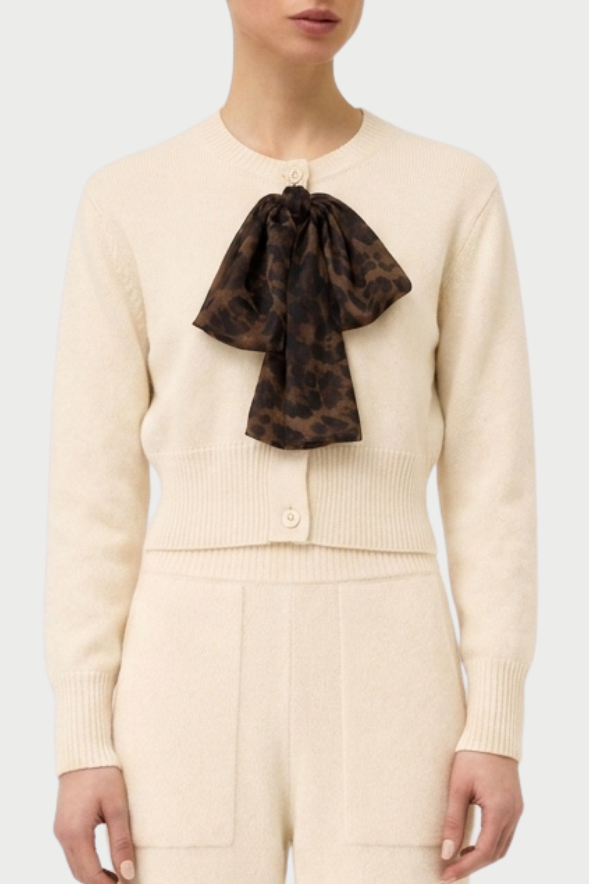 CARDIGAN CON FIOCCO MACULATO