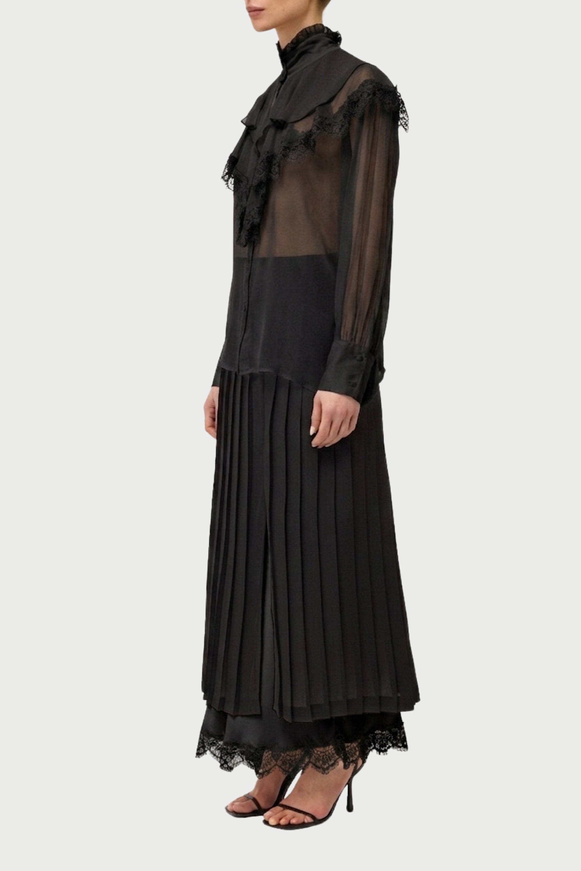 CAMICIA CON ROUCHES E PIZZO
