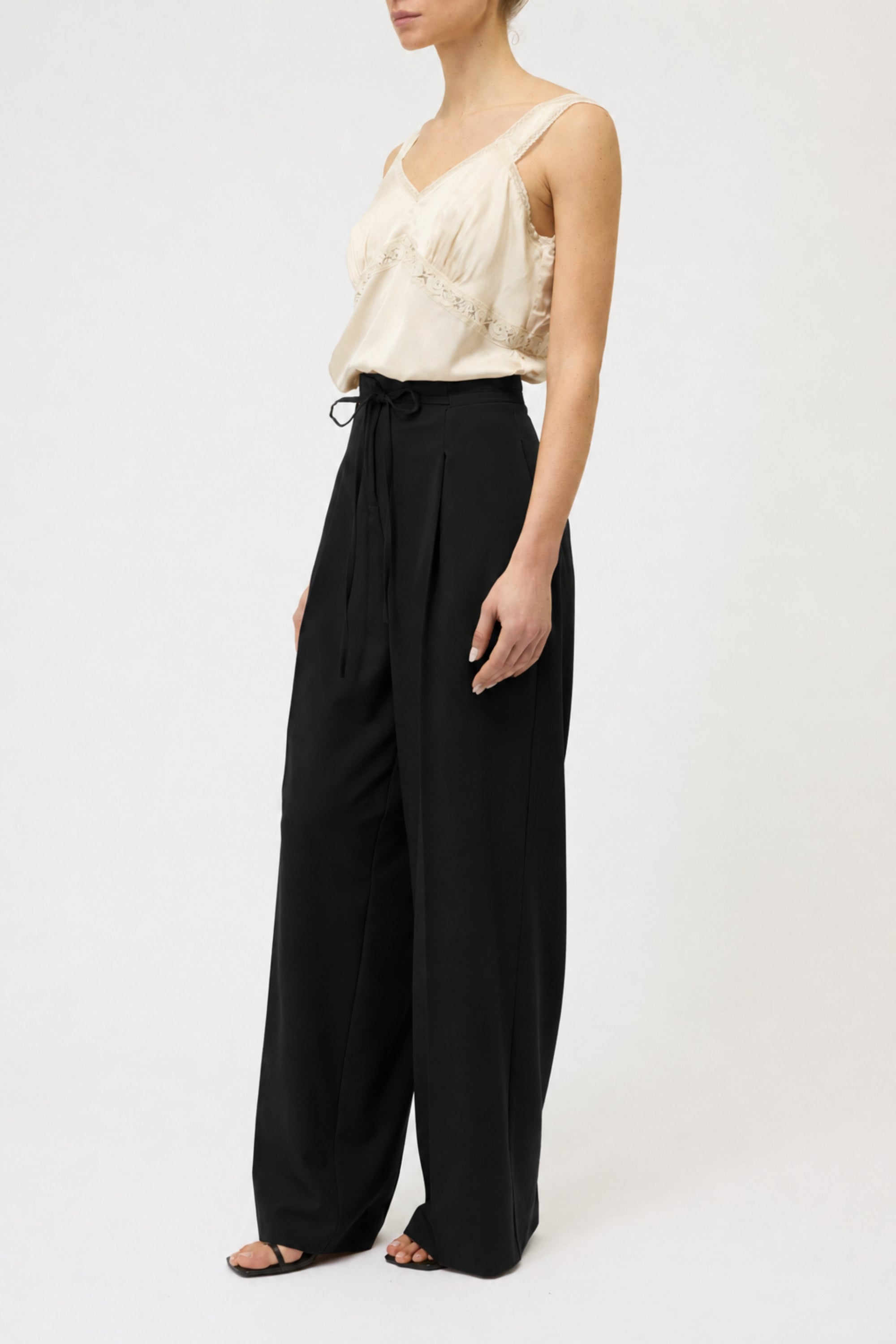 PANTALONE PALAZZO CON PIEGHE