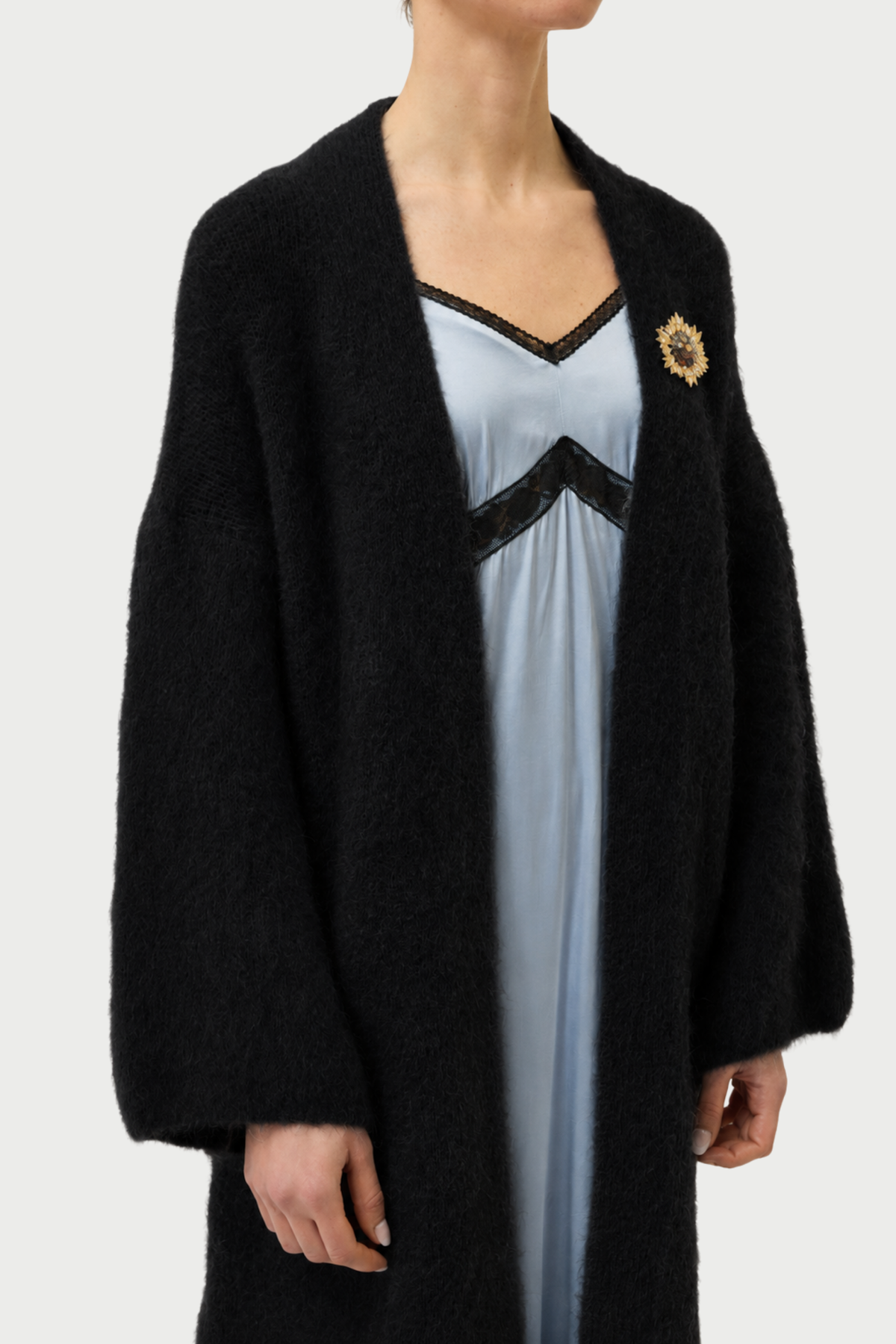 CARDIGAN GARZATO LUNGO CON SPILLA GIOIELLO