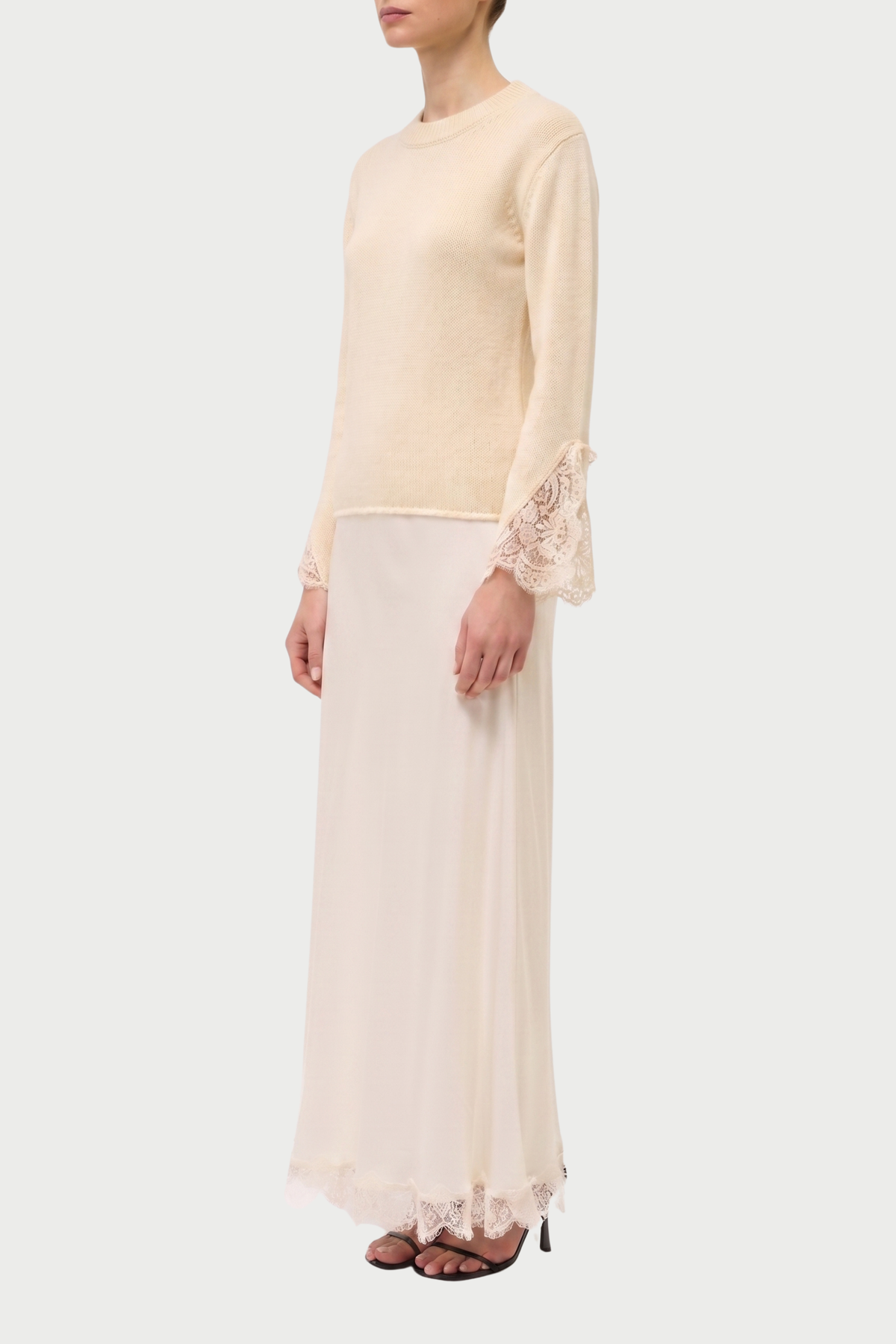 MAGLIA SLIM GIROCOLLO CON SPACCHI E PIZZO IN TONO