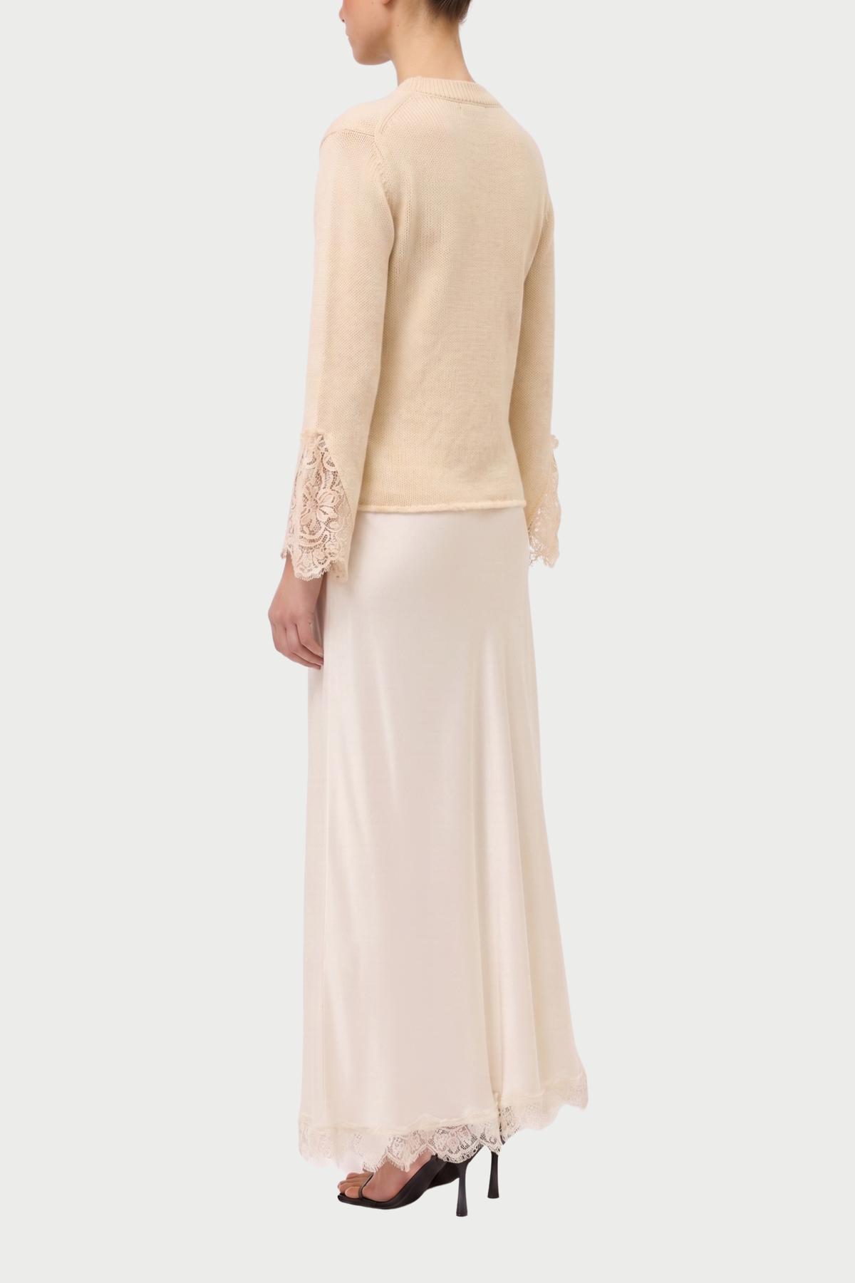 MAGLIA SLIM GIROCOLLO CON SPACCHI E PIZZO IN TONO