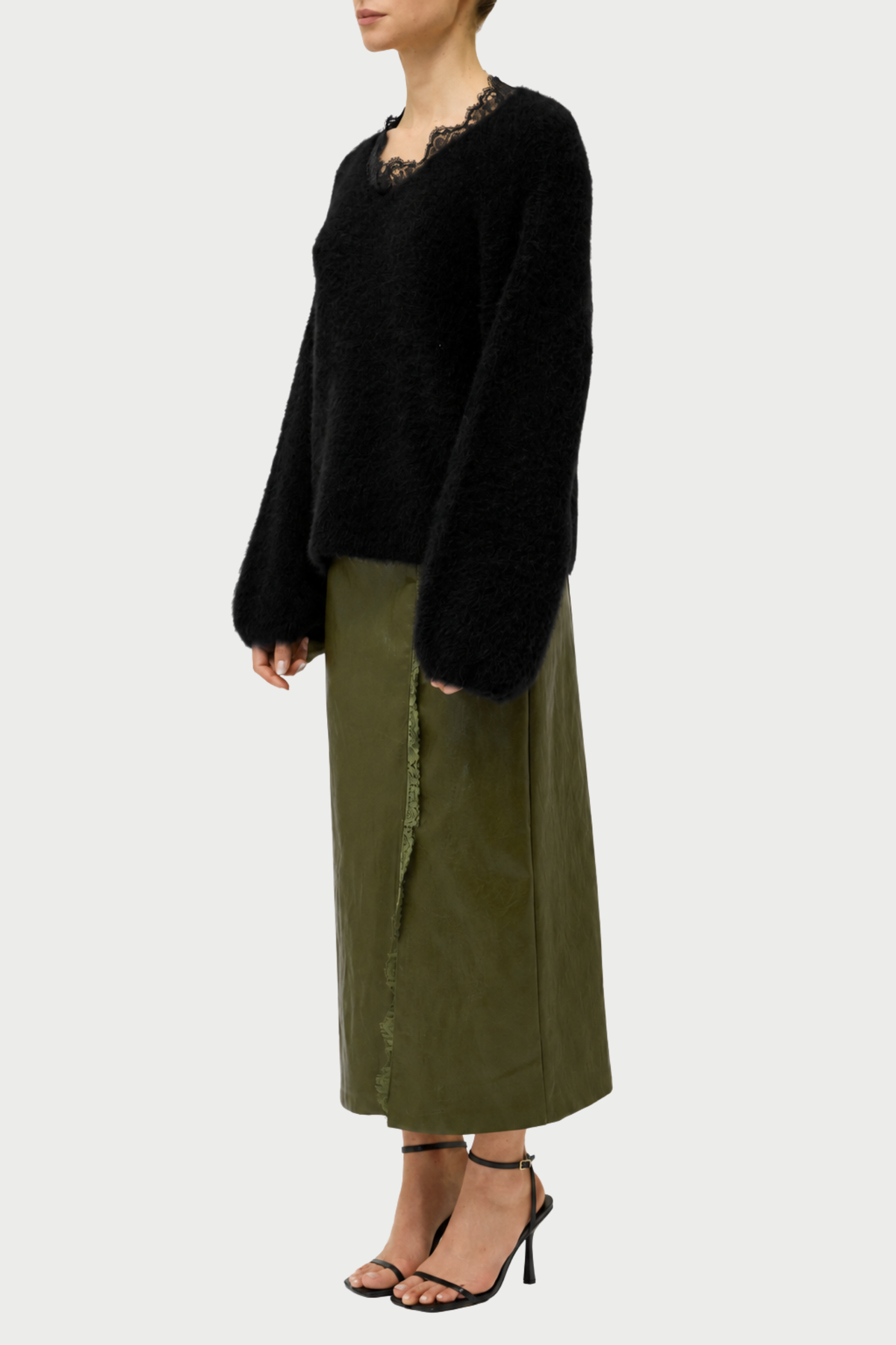 MAGLIA GARZATA SCOLLO A V CON PIZZO