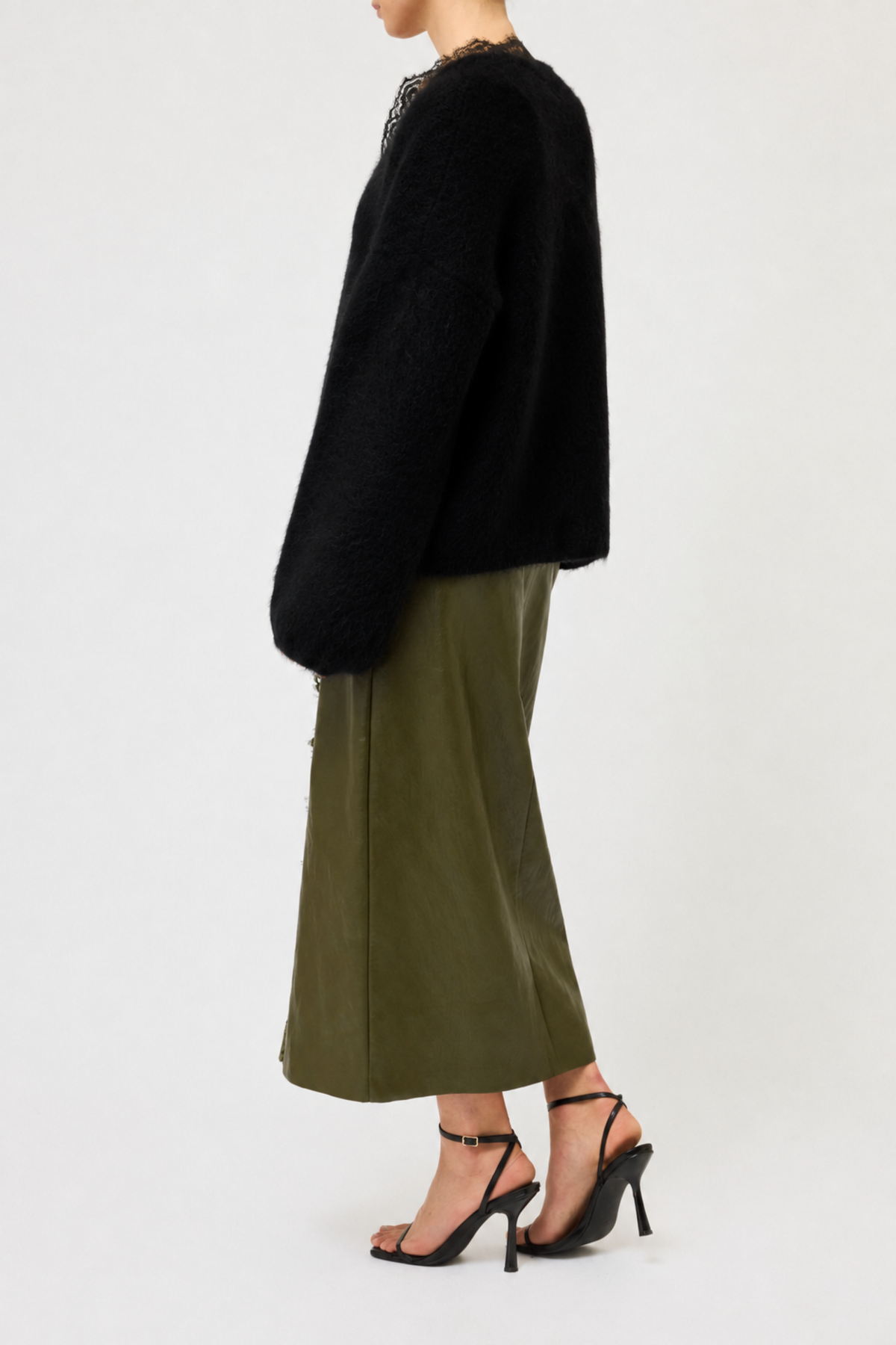 MAGLIA GARZATA SCOLLO A V CON PIZZO