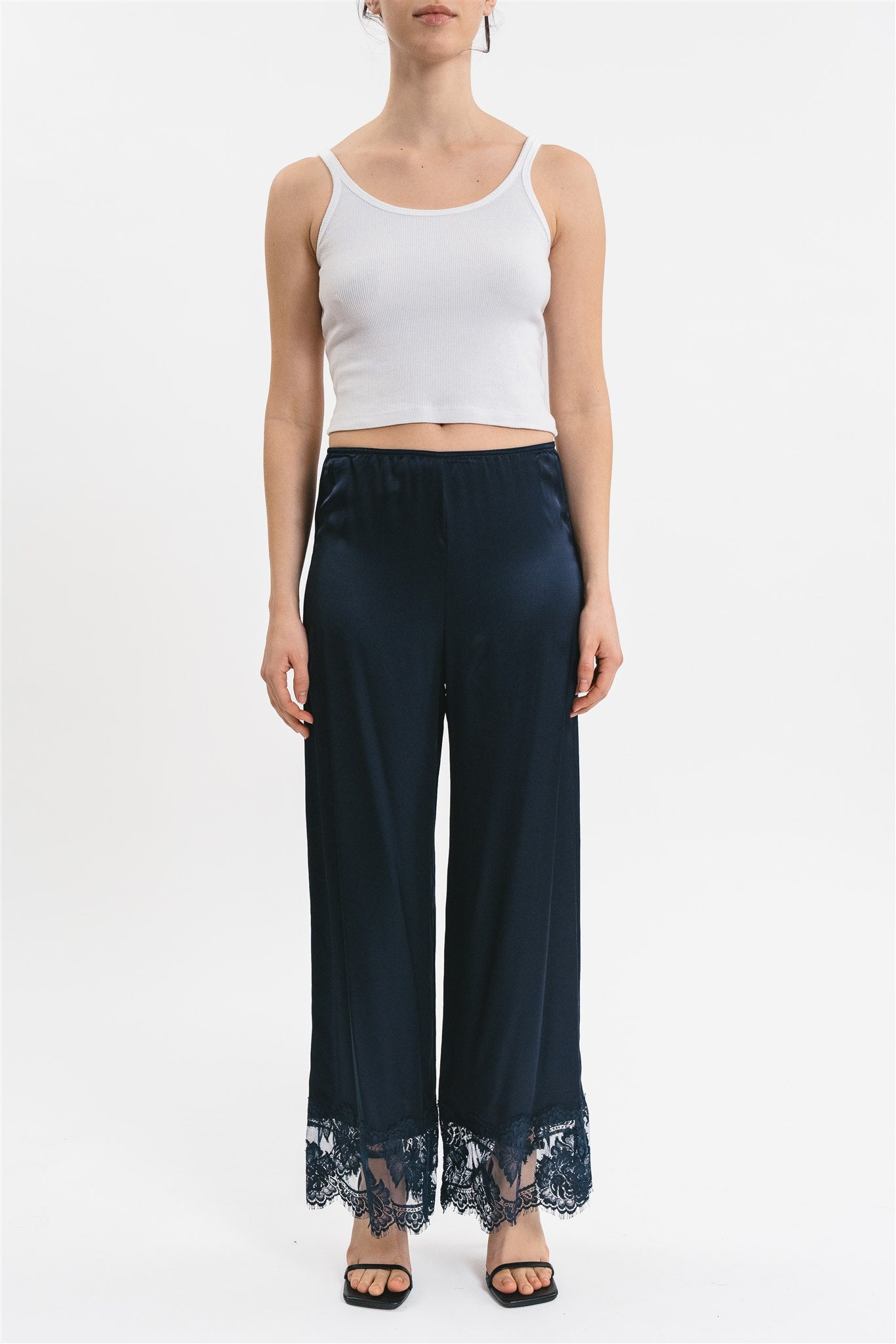 PANTS WITH LACE