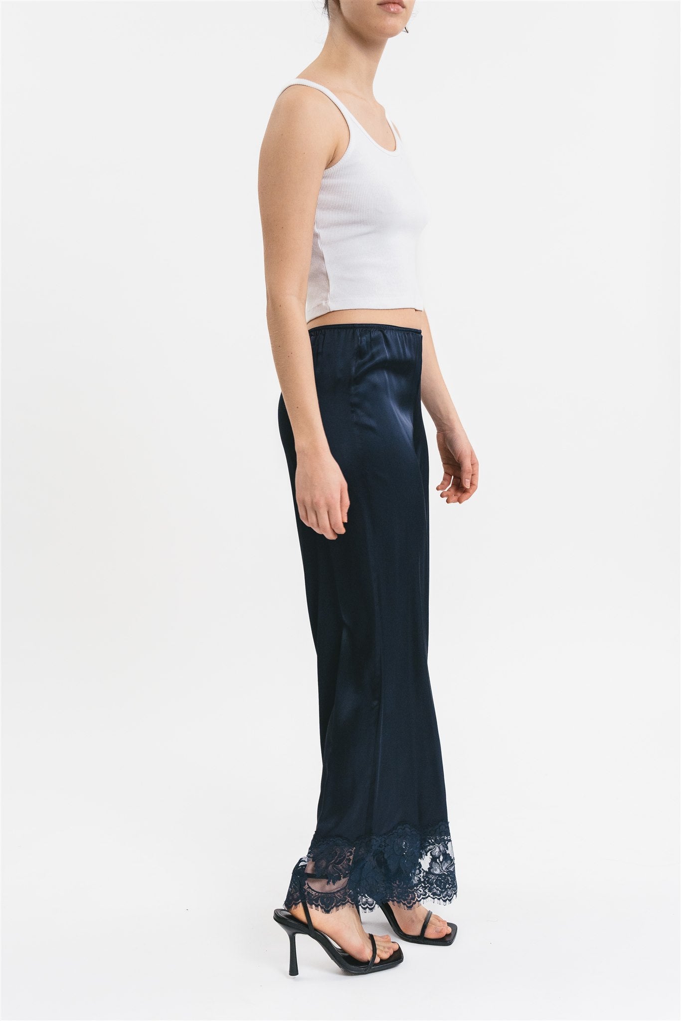 PANTS WITH LACE
