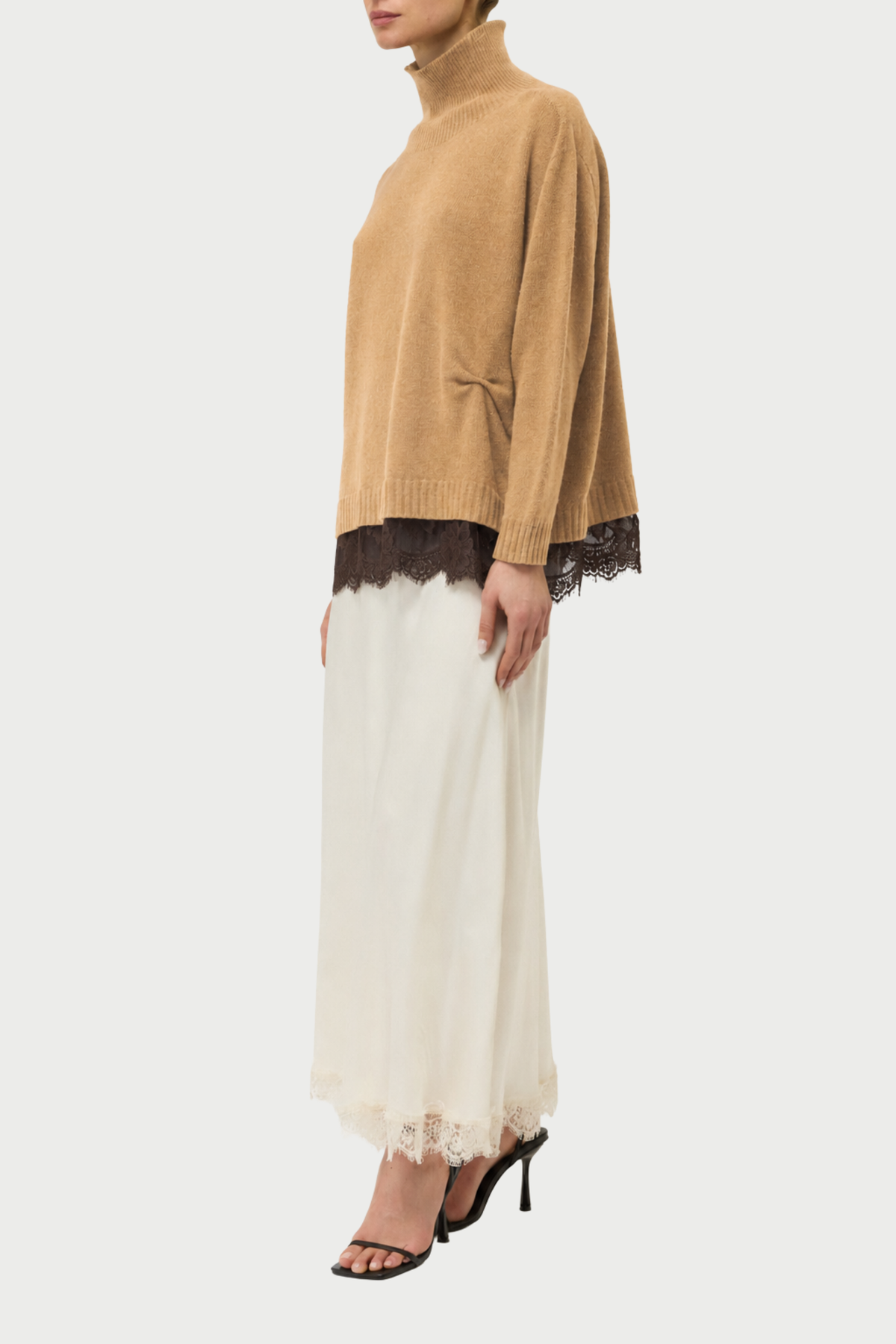 MAGLIA COLLO ALTO CON PIZZO