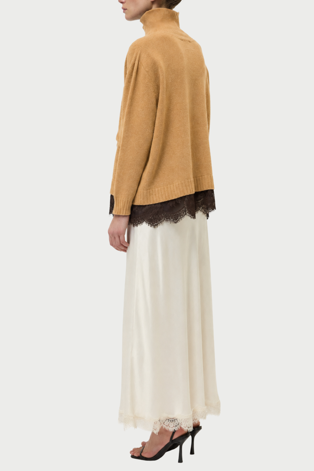 MAGLIA COLLO ALTO CON PIZZO