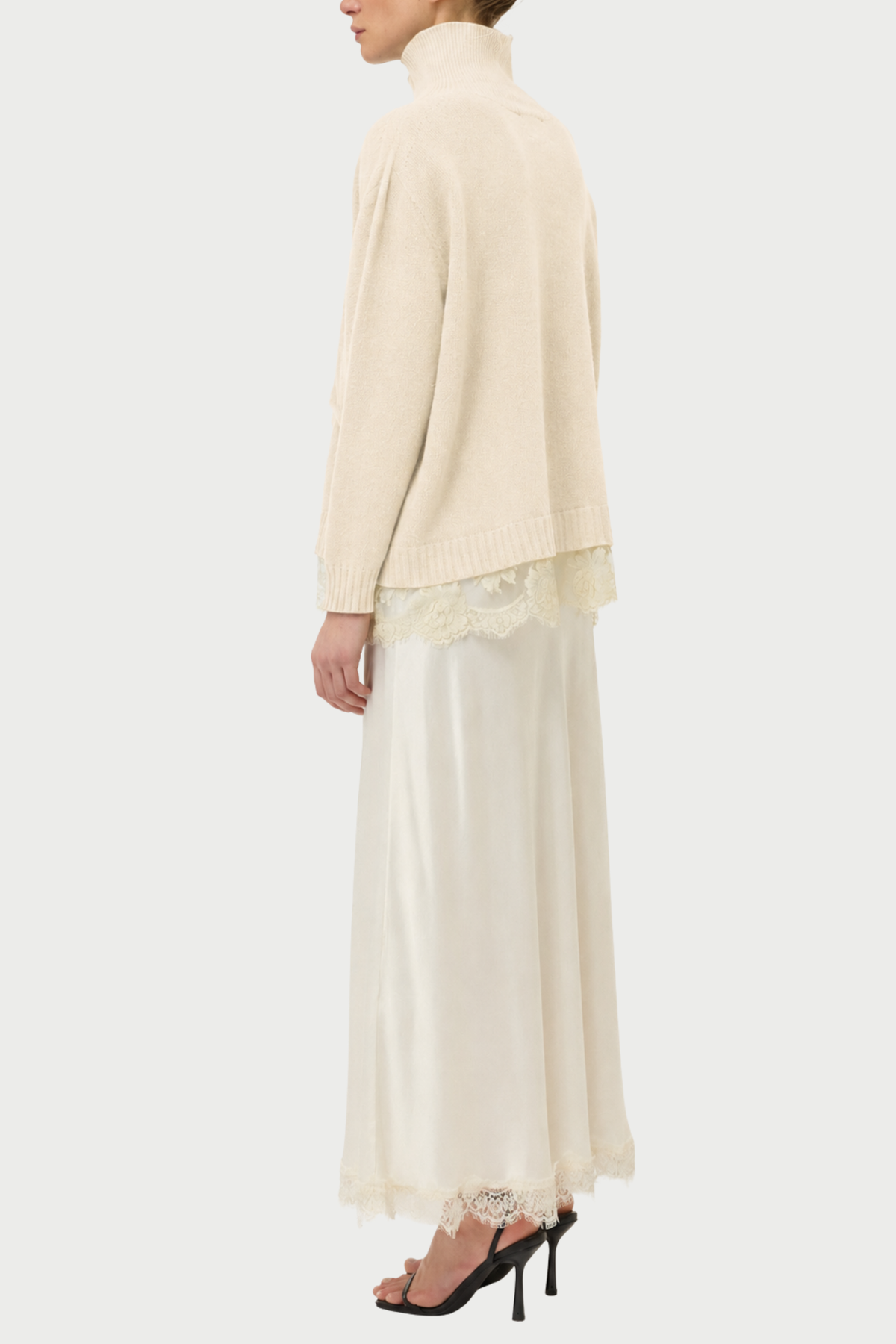 MAGLIA COLLO ALTO CON PIZZO