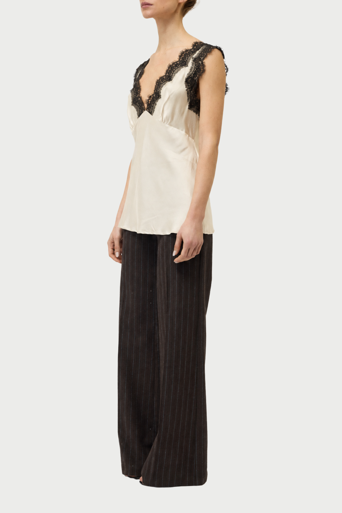 V-NECK LACE TOP