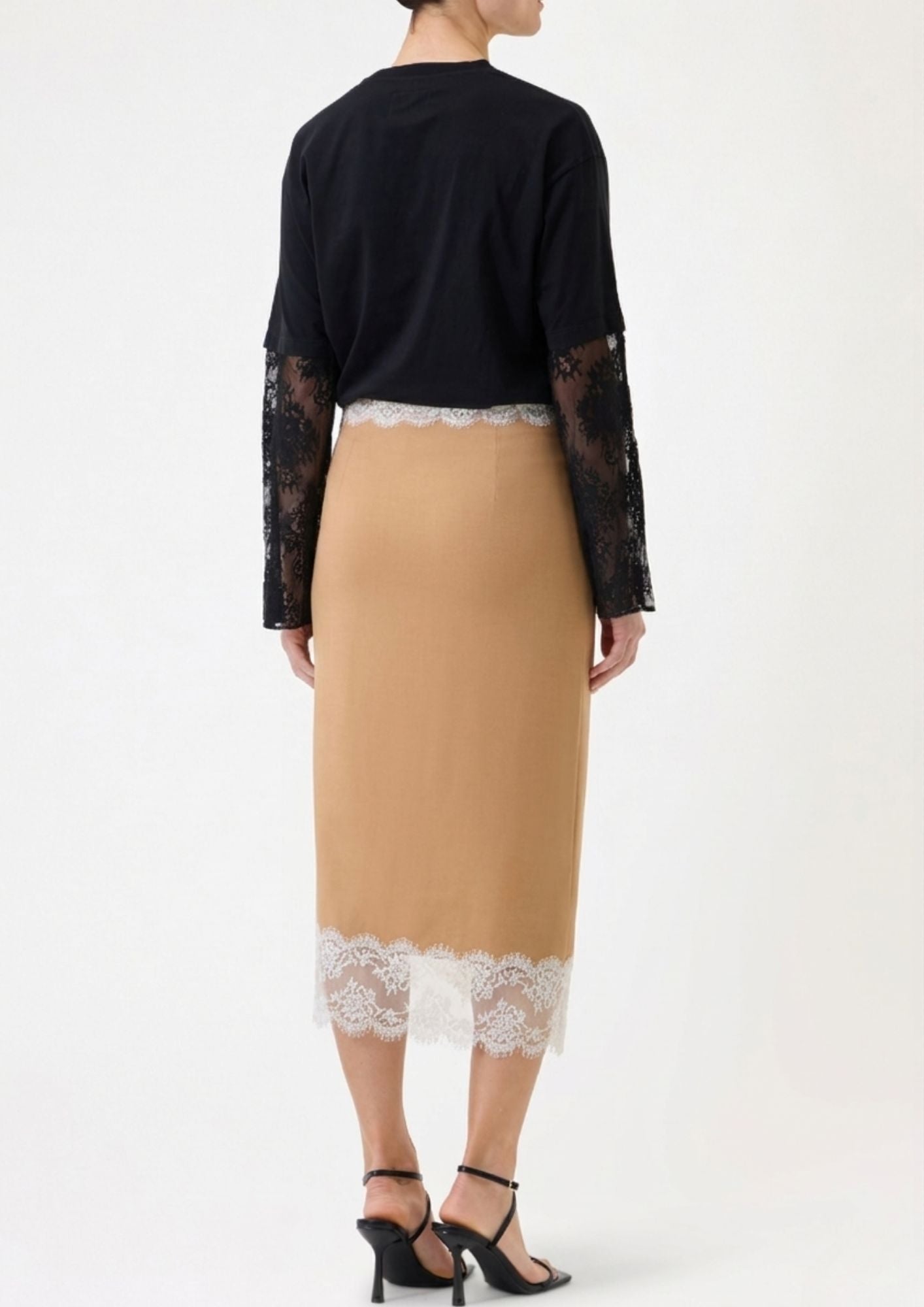 SHAWL WITH LACE