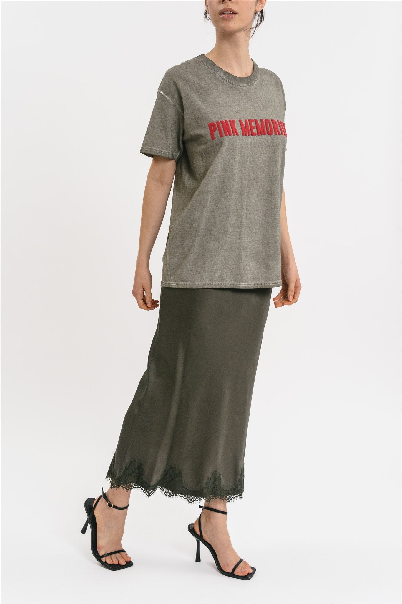 V-NECK T-SHIRT WITH LACE