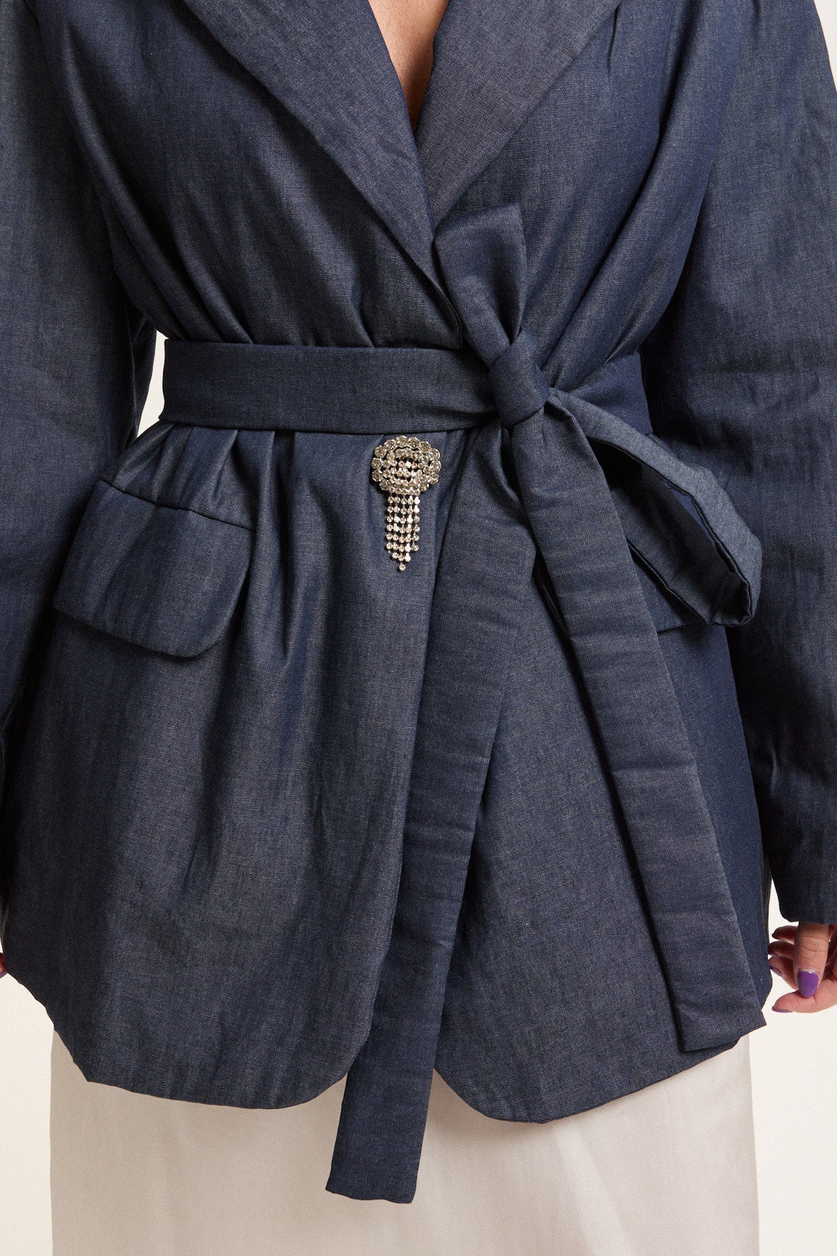 GIACCA DENIM 50 GRAMMI OVERSIZE CON BOTTONE GIOIELLO E CINTURA