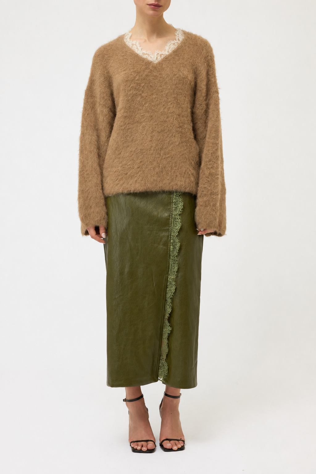 MAGLIA GARZATA IN ALPACA CON PIZZO