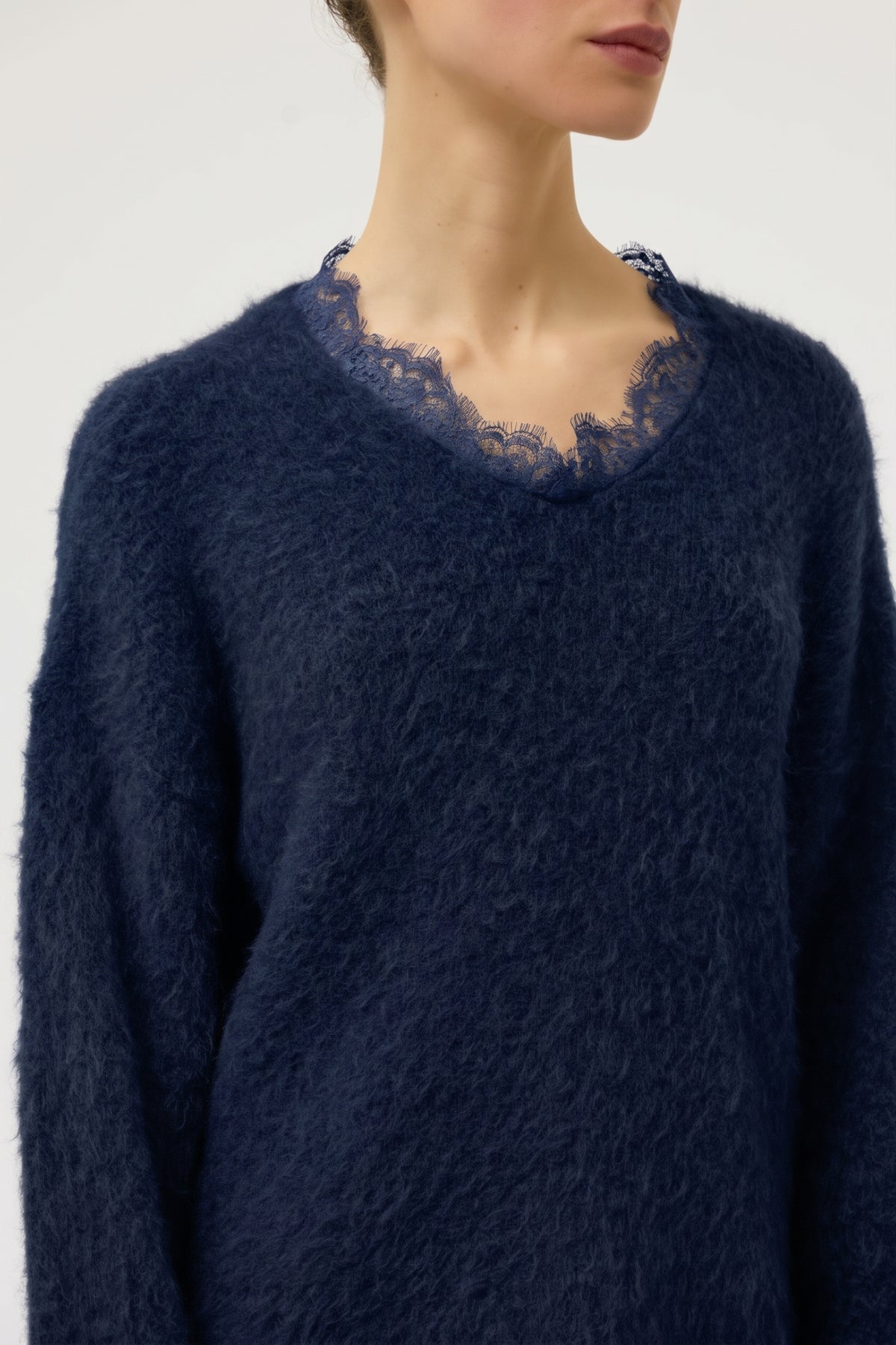MAGLIA GARZATA IN ALPACA CON PIZZO