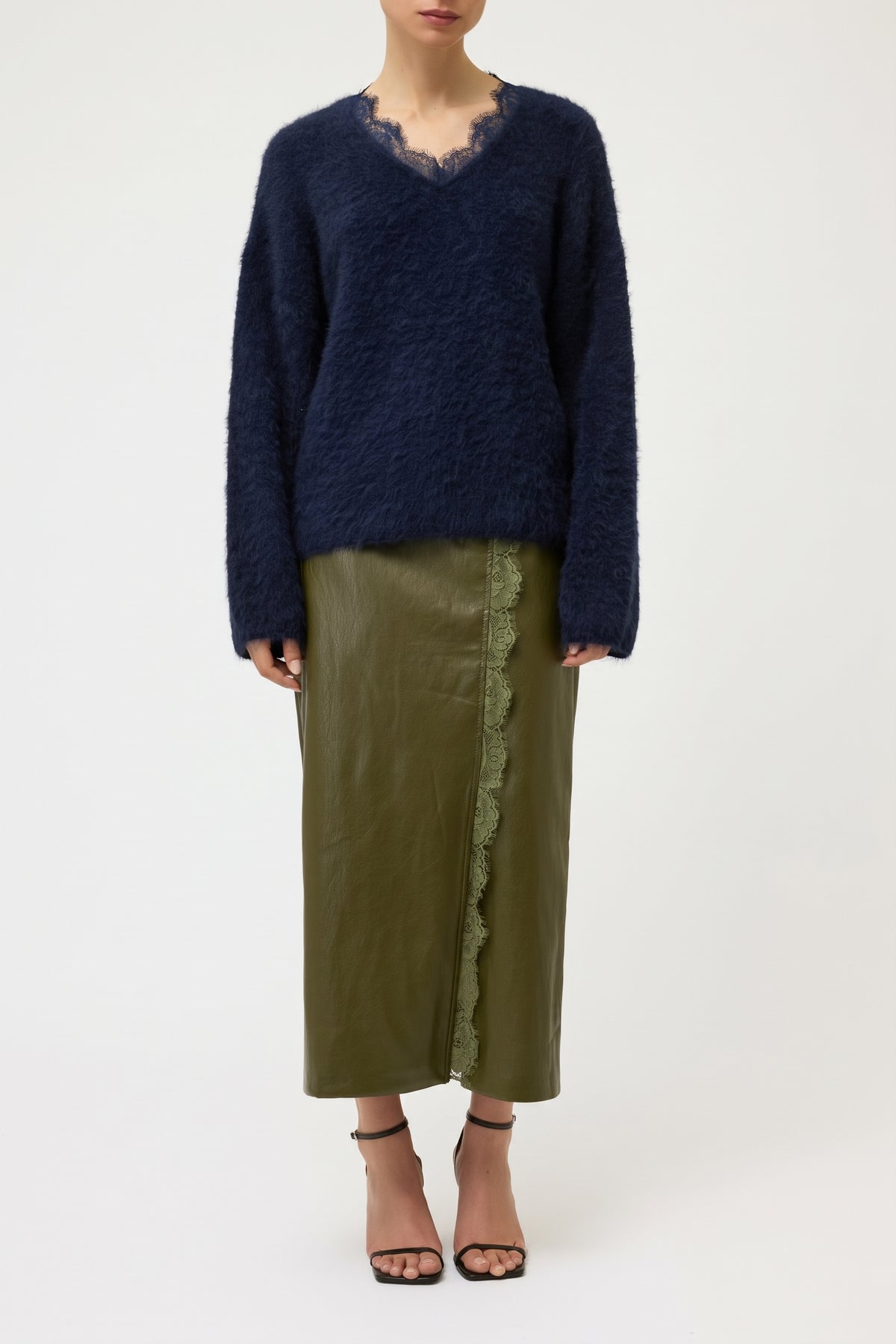 MAGLIA GARZATA IN ALPACA CON PIZZO