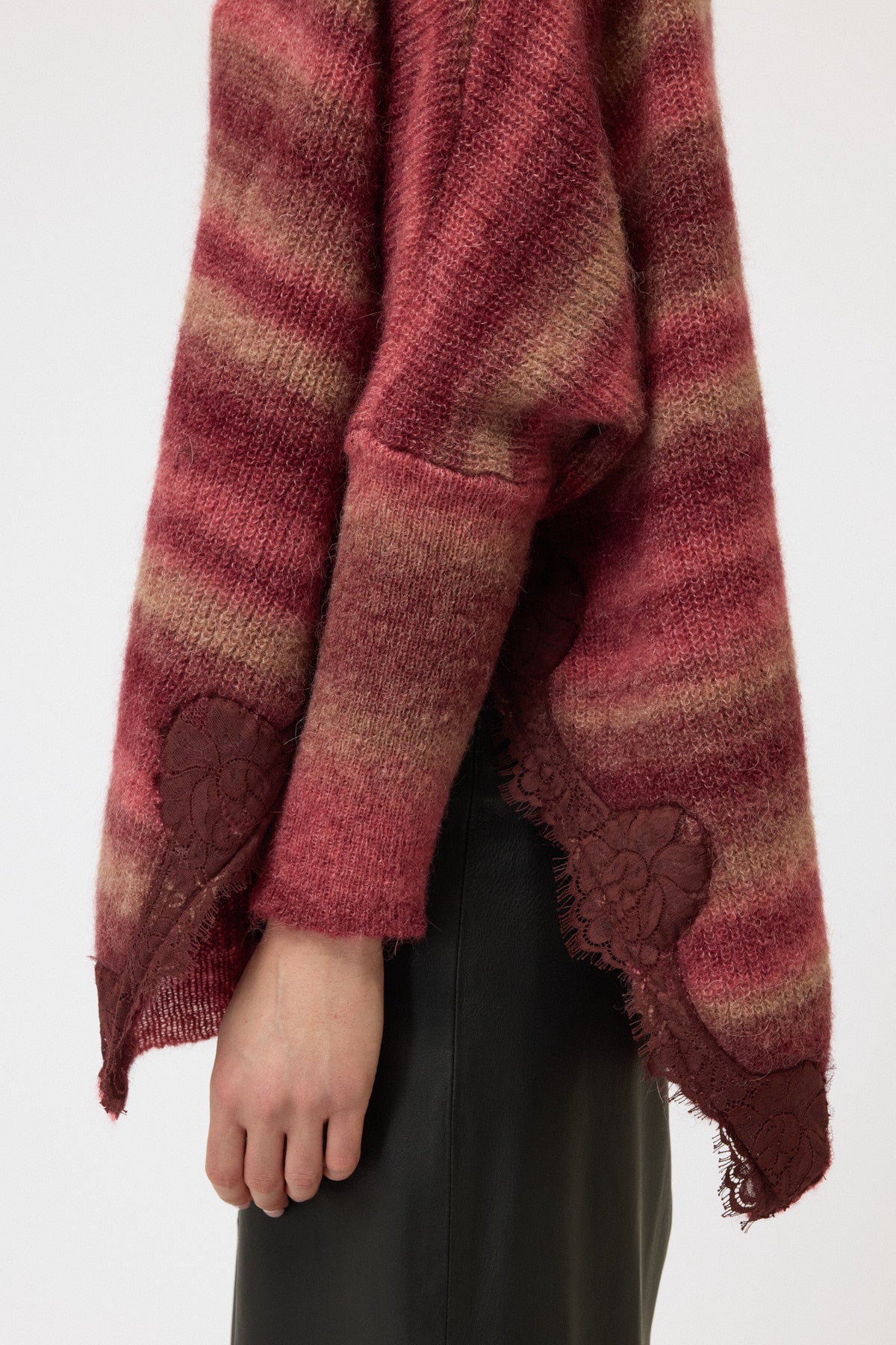 MAGLIA KIMONO CON SPACCO E PIZZO