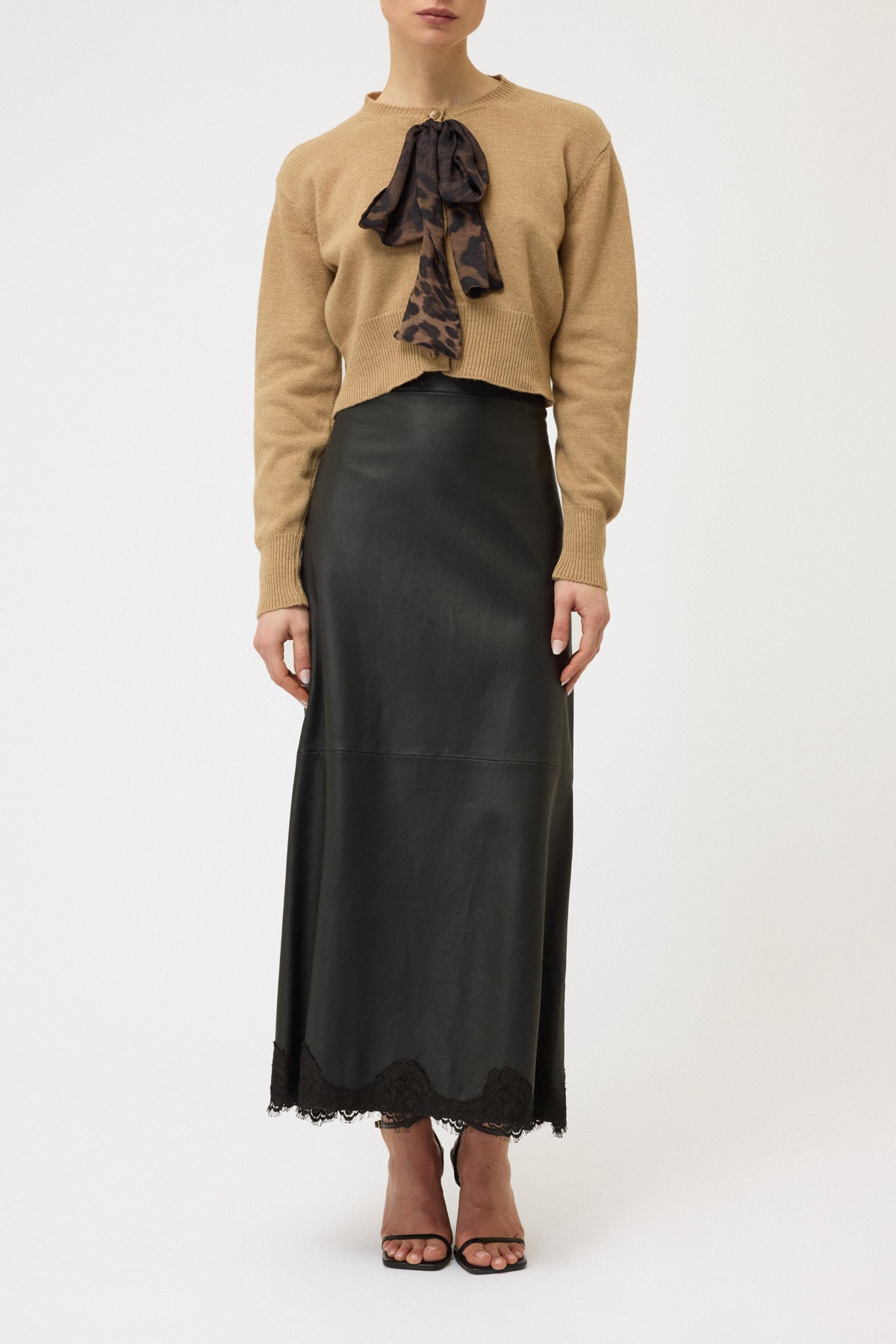 CARDIGAN CON FIOCCO MACULATO
