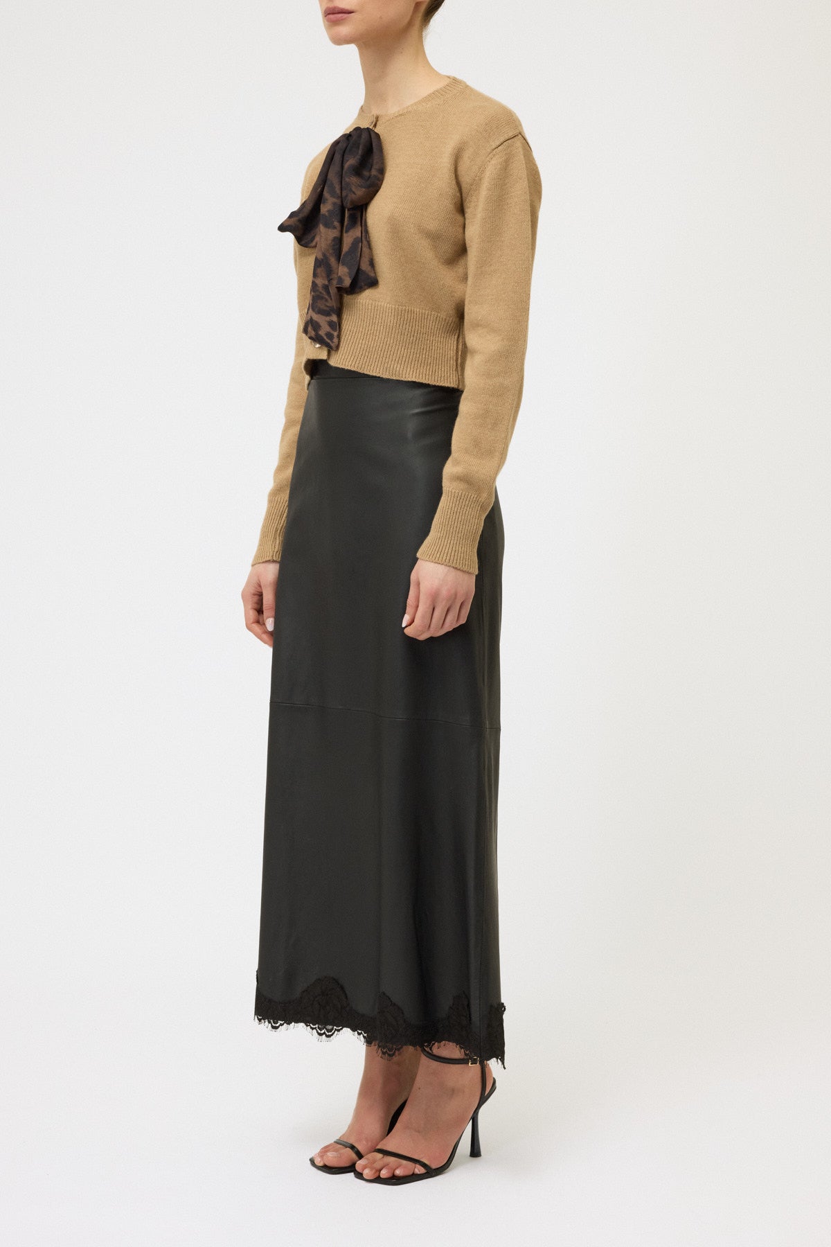 CARDIGAN CON FIOCCO MACULATO