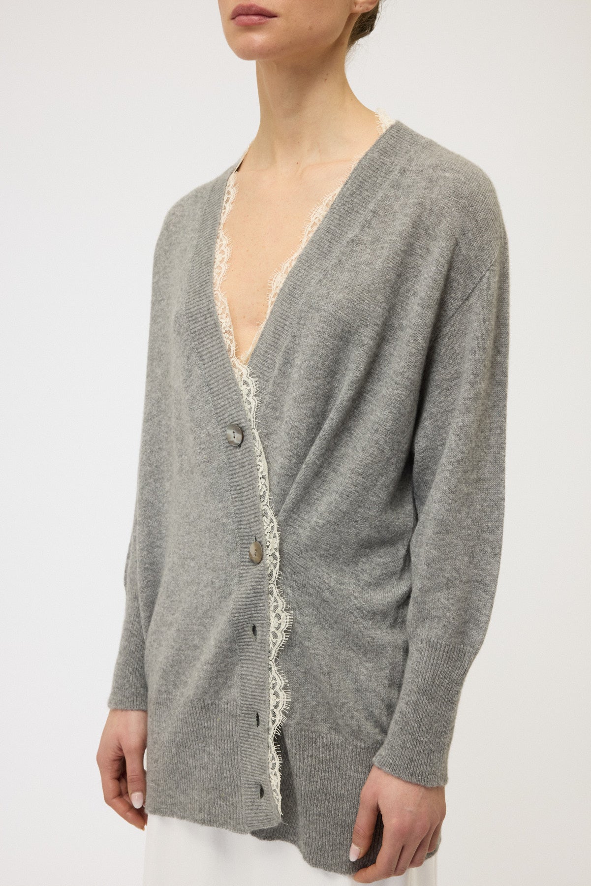 CARDIGAN CON PIZZO