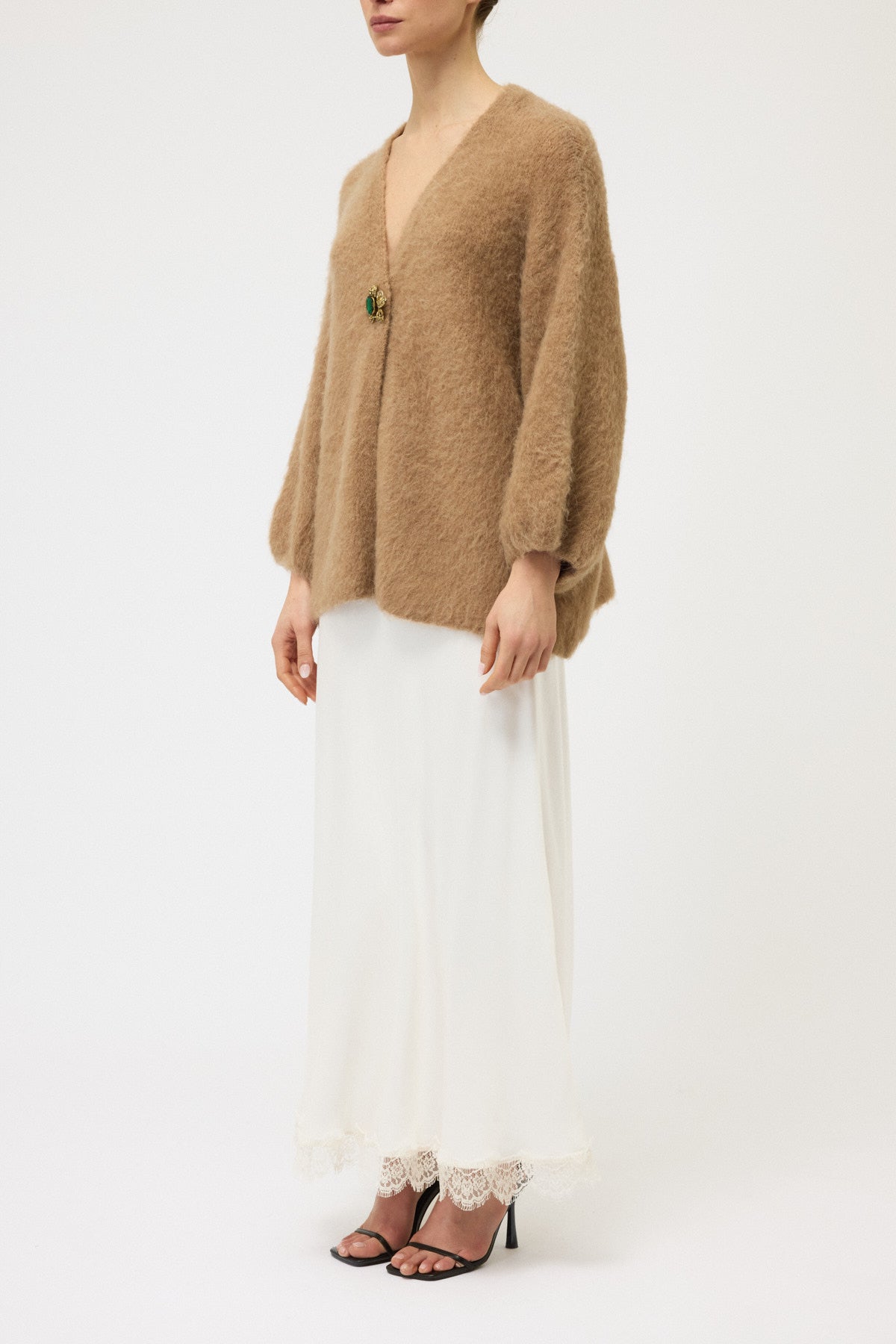 CARDIGAN GARZATO CON SPILLA GIOIELLO