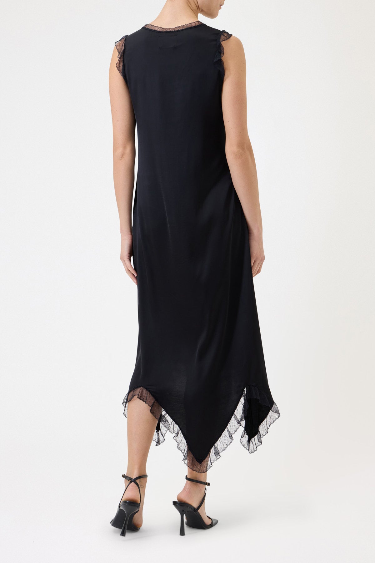 SLIP DRESS SPALLA LARGA IN RASO CON PIZZO