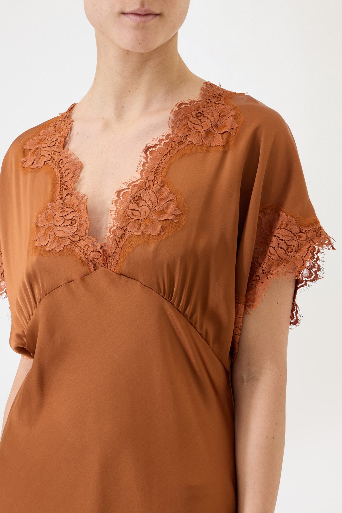 ABITO LUNGO EMILIA IN VISCOSA CON PIZZO