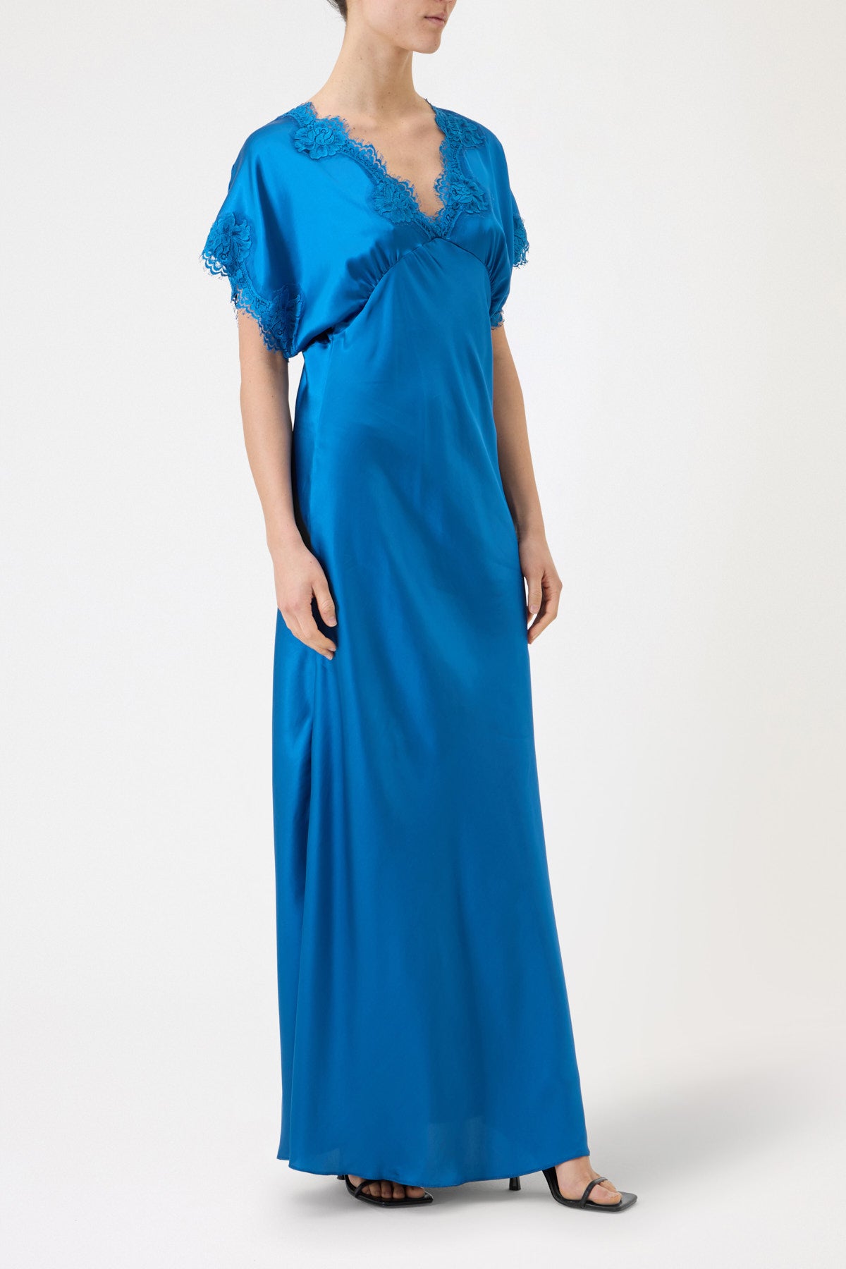 ABITO LUNGO EMILIA IN VISCOSA CON PIZZO