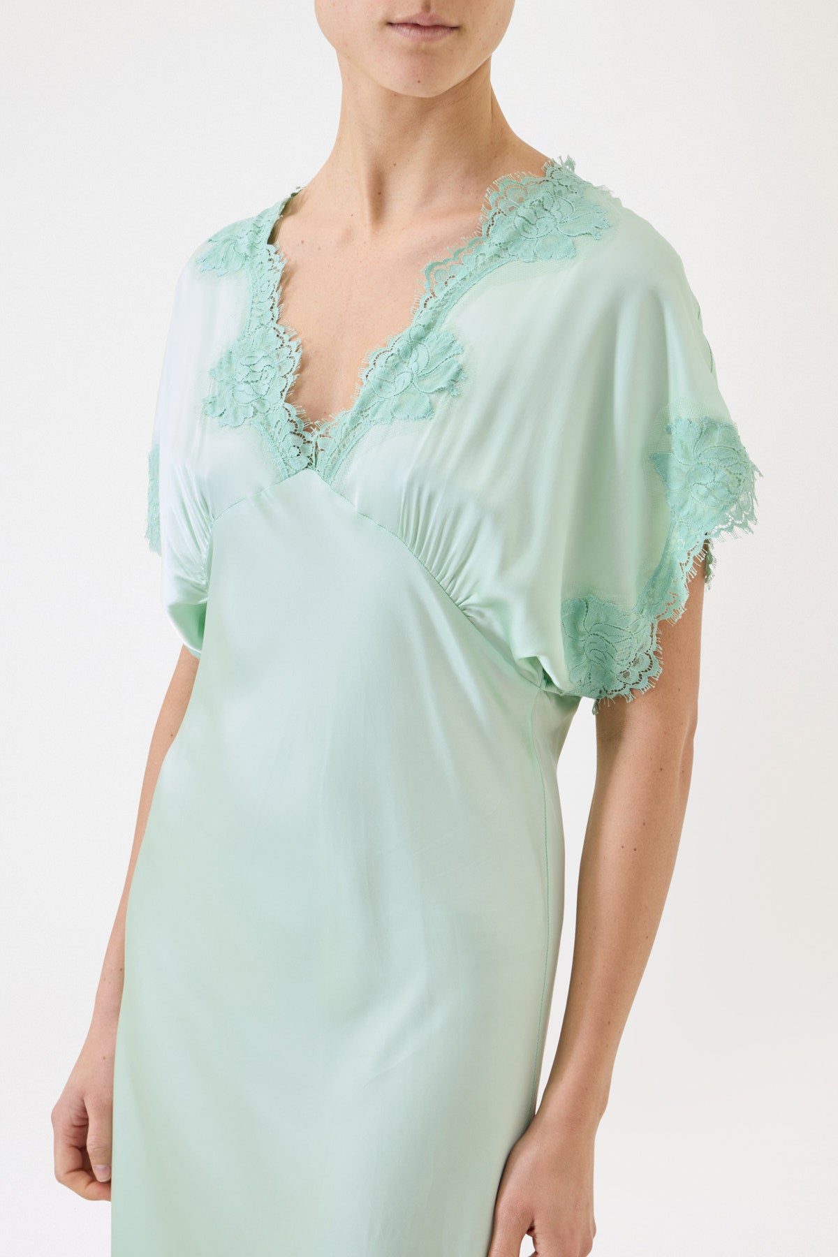 ABITO LUNGO EMILIA IN VISCOSA CON PIZZO