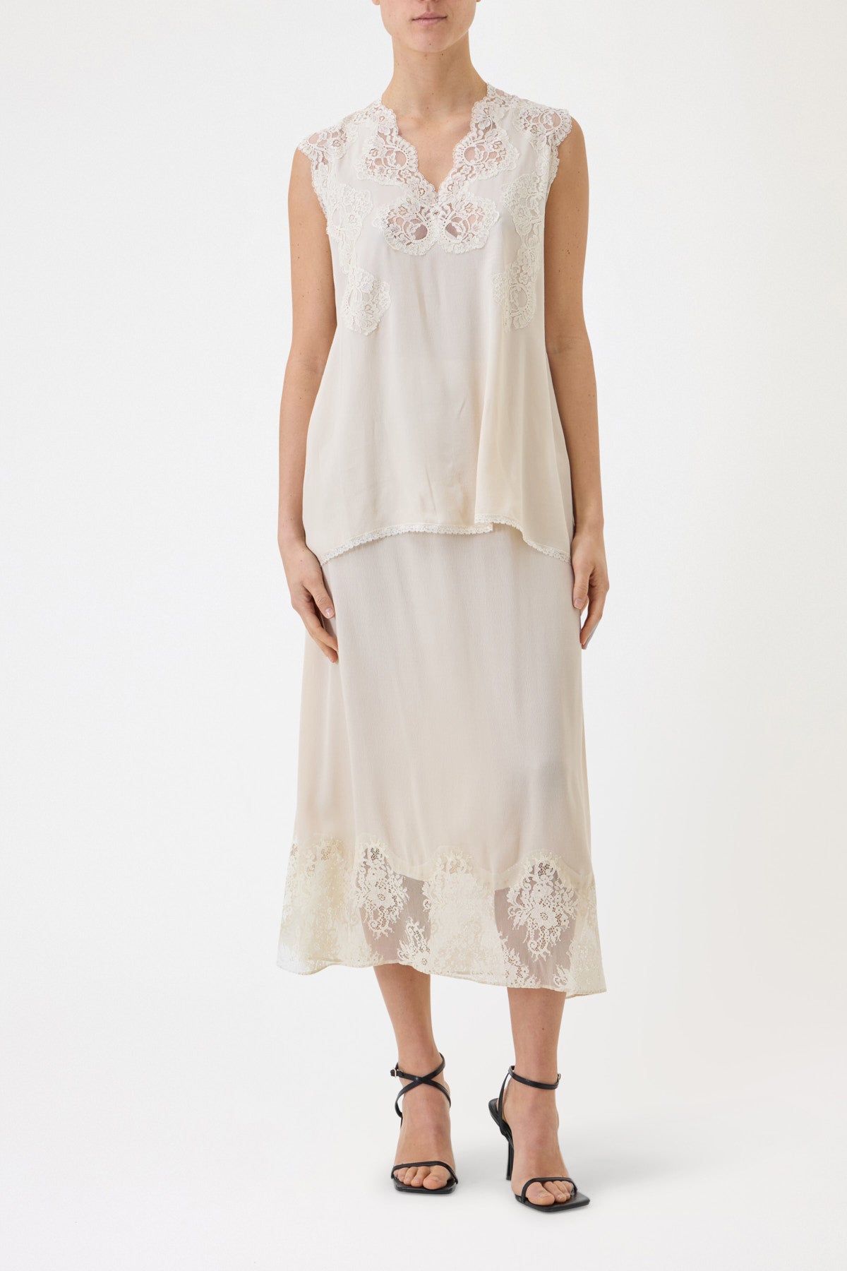 TOP SPALLA LARGA CON PIZZO IN CONTRASTO