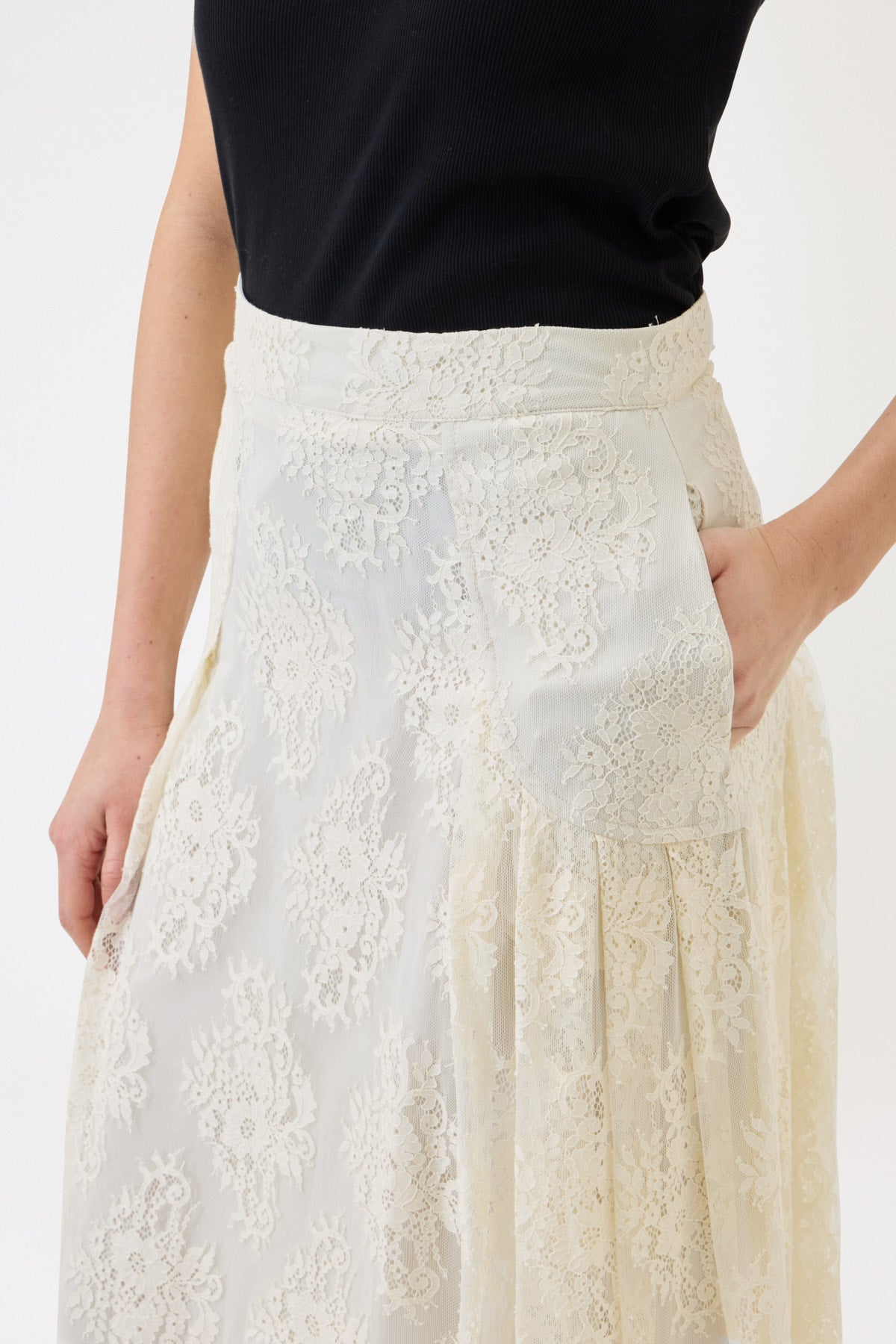 LONG LACE SKIRT
