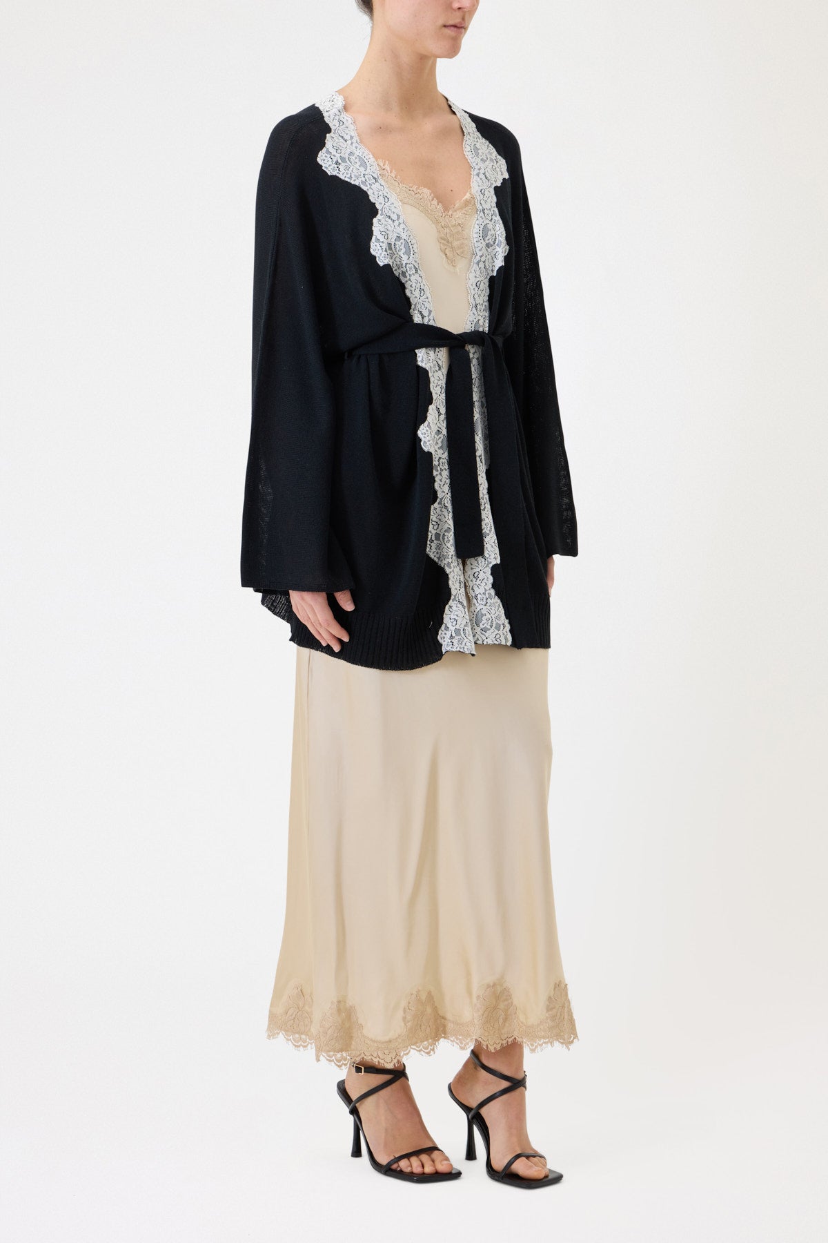 KIMONO CARDIGAN WITH CONTRASTING BELT AND LACE