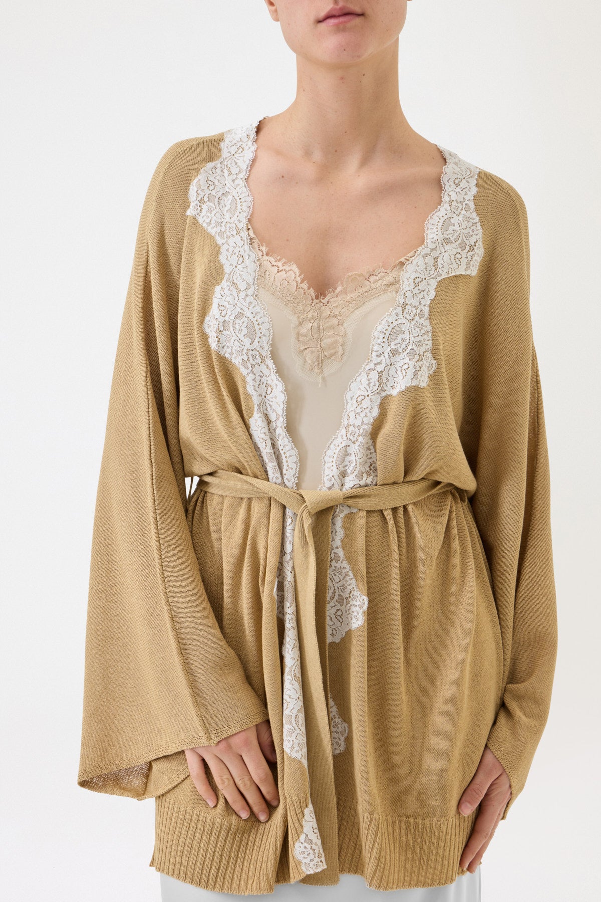KIMONO CARDIGAN WITH CONTRASTING BELT AND LACE