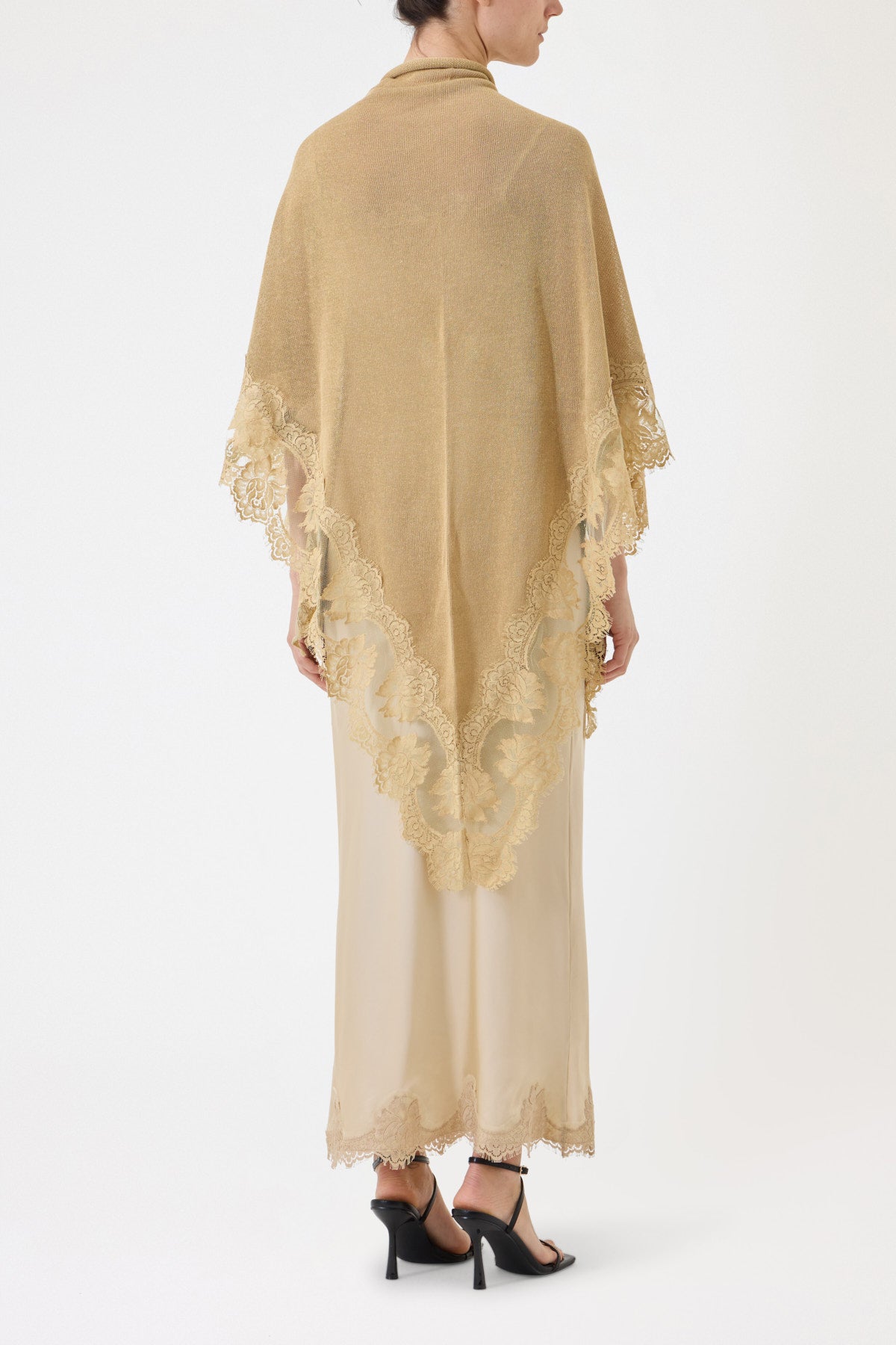 KEFIA WITH LACE